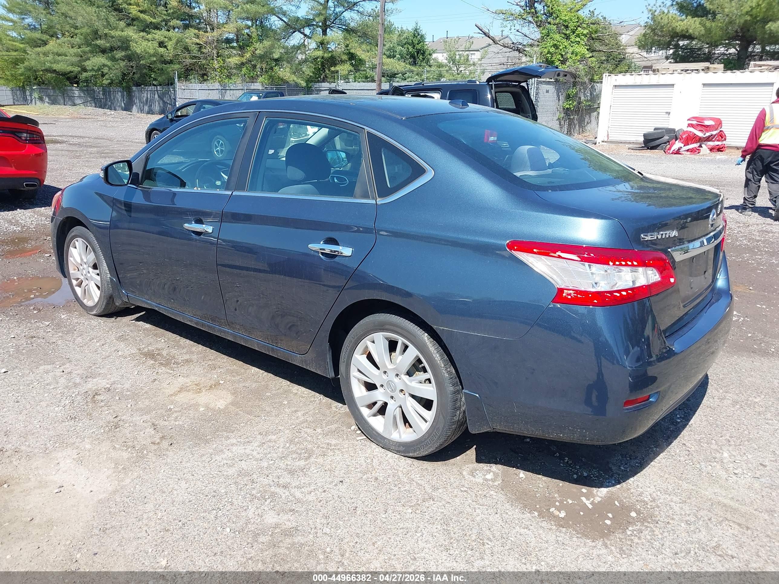 NISSAN SENTRA image 3