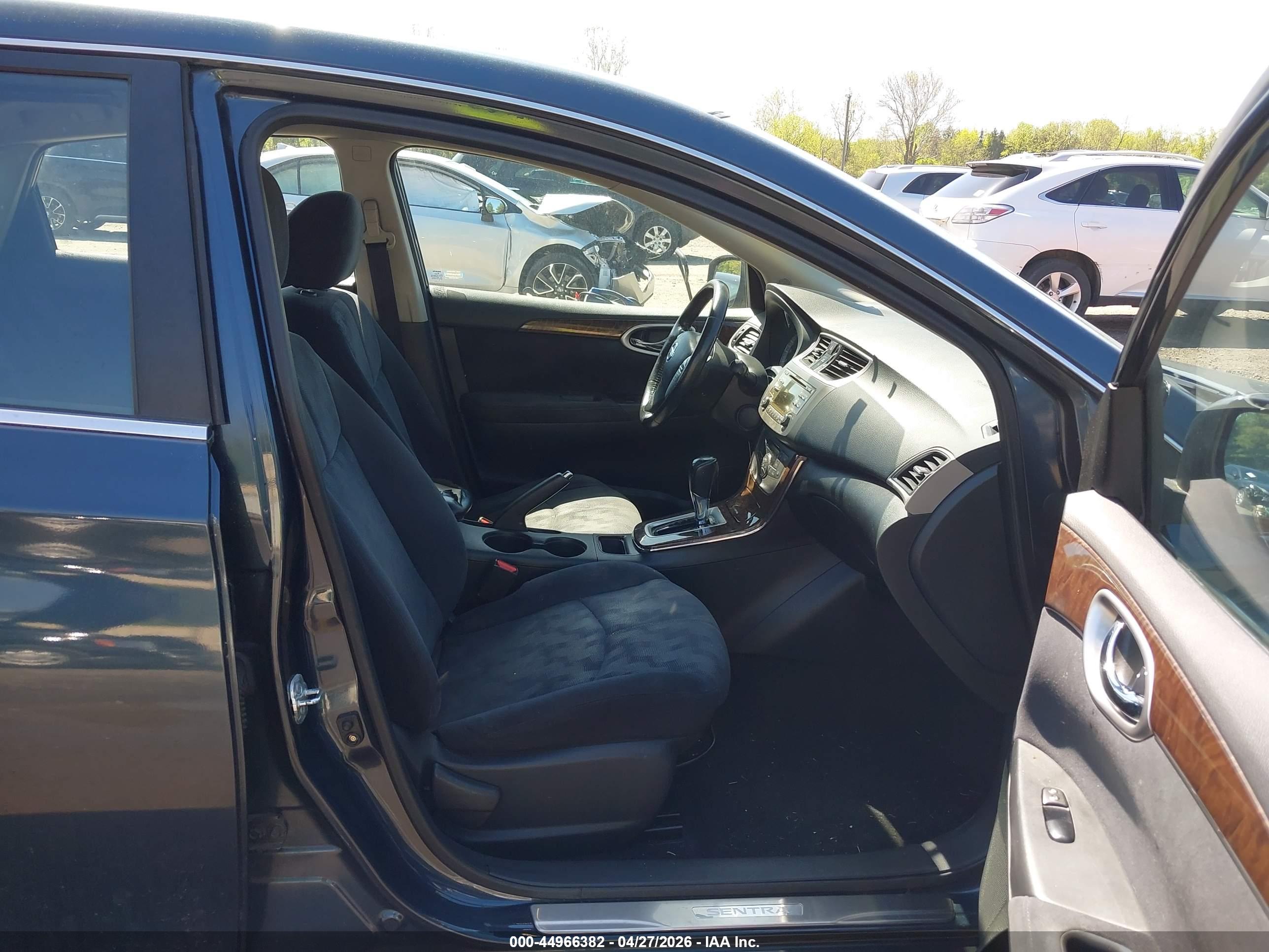 NISSAN SENTRA image 5