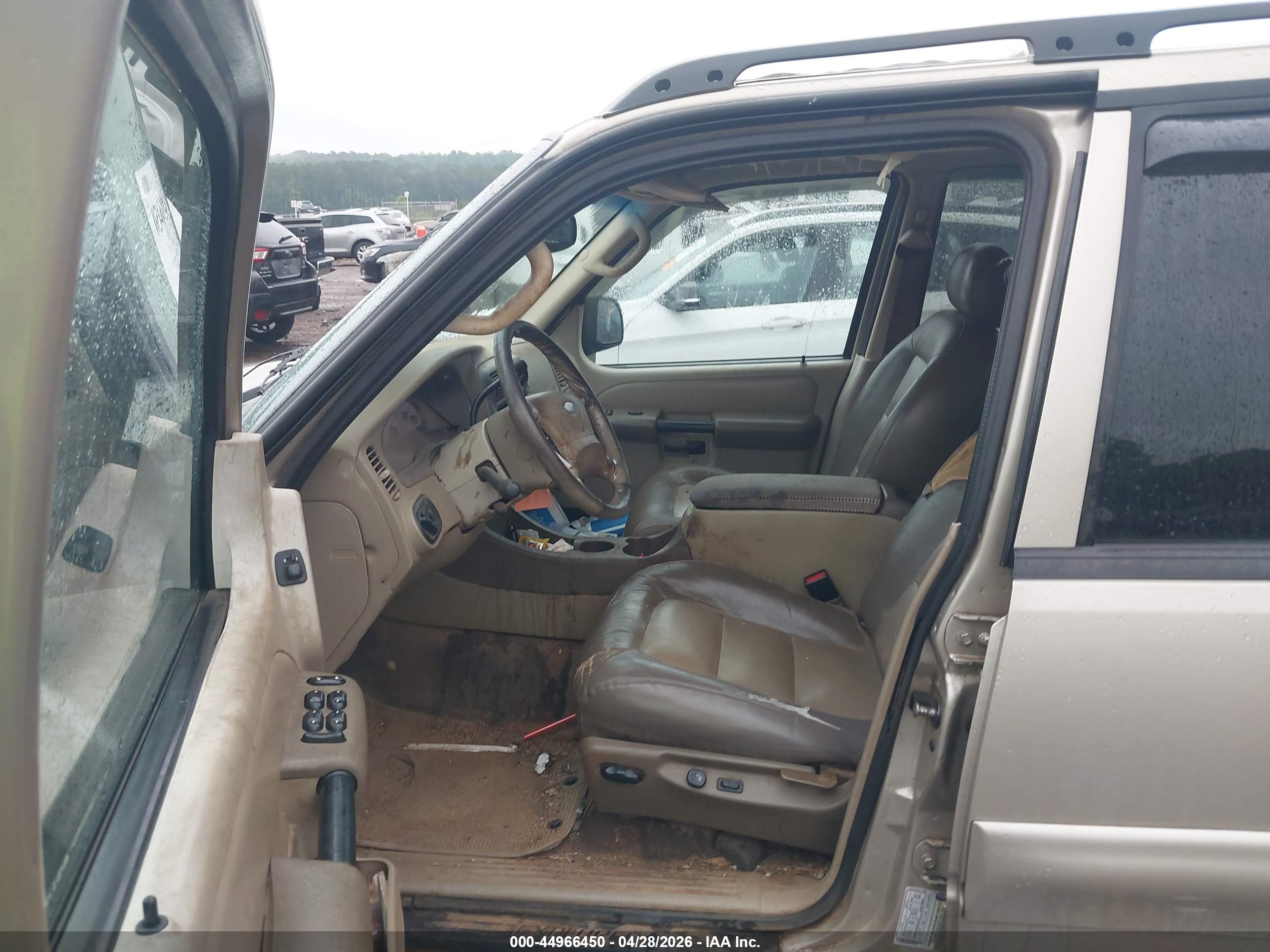 FORD EXPLORER image 5