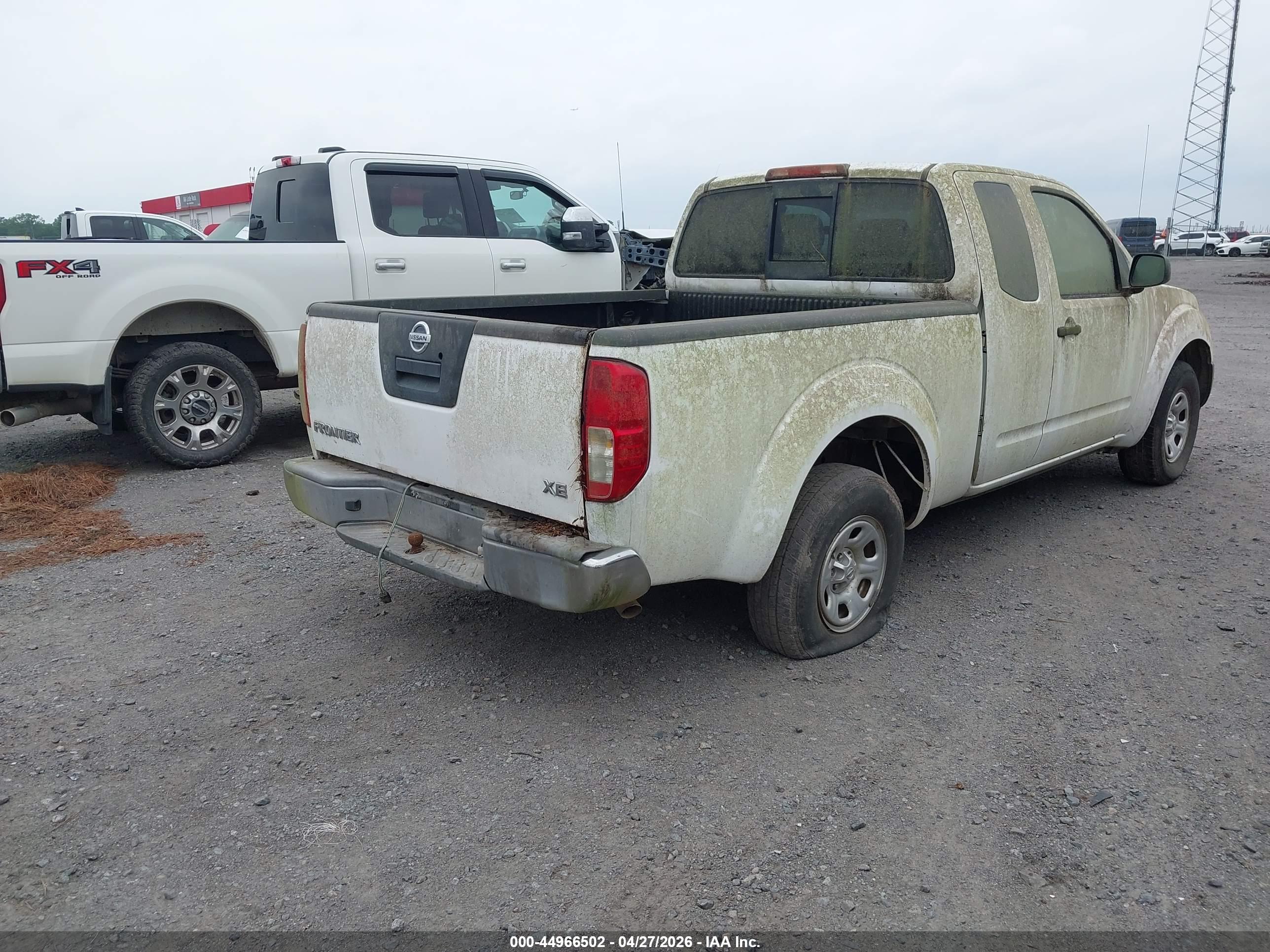 NISSAN FRONTIER image 4