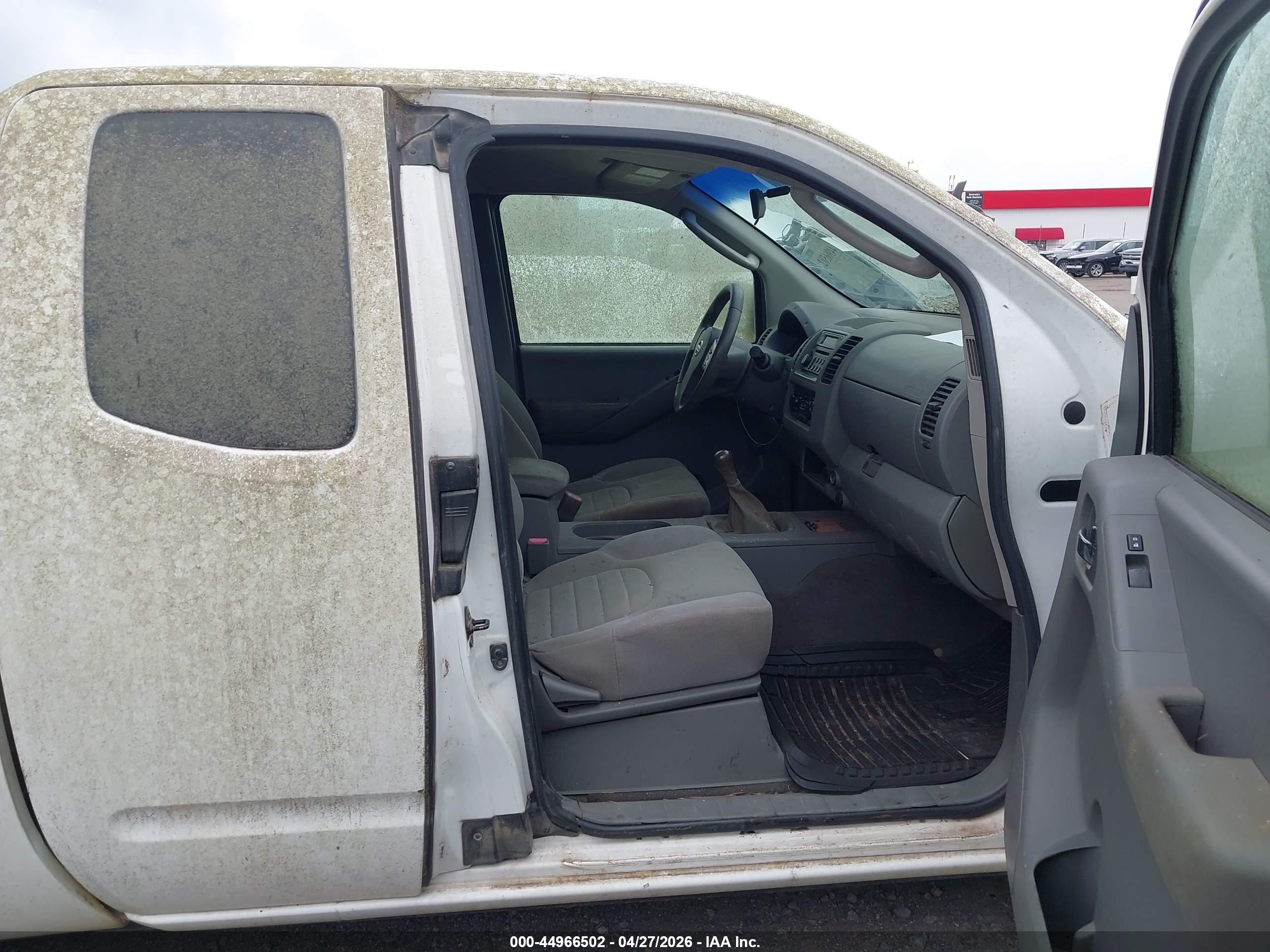 NISSAN FRONTIER image 5