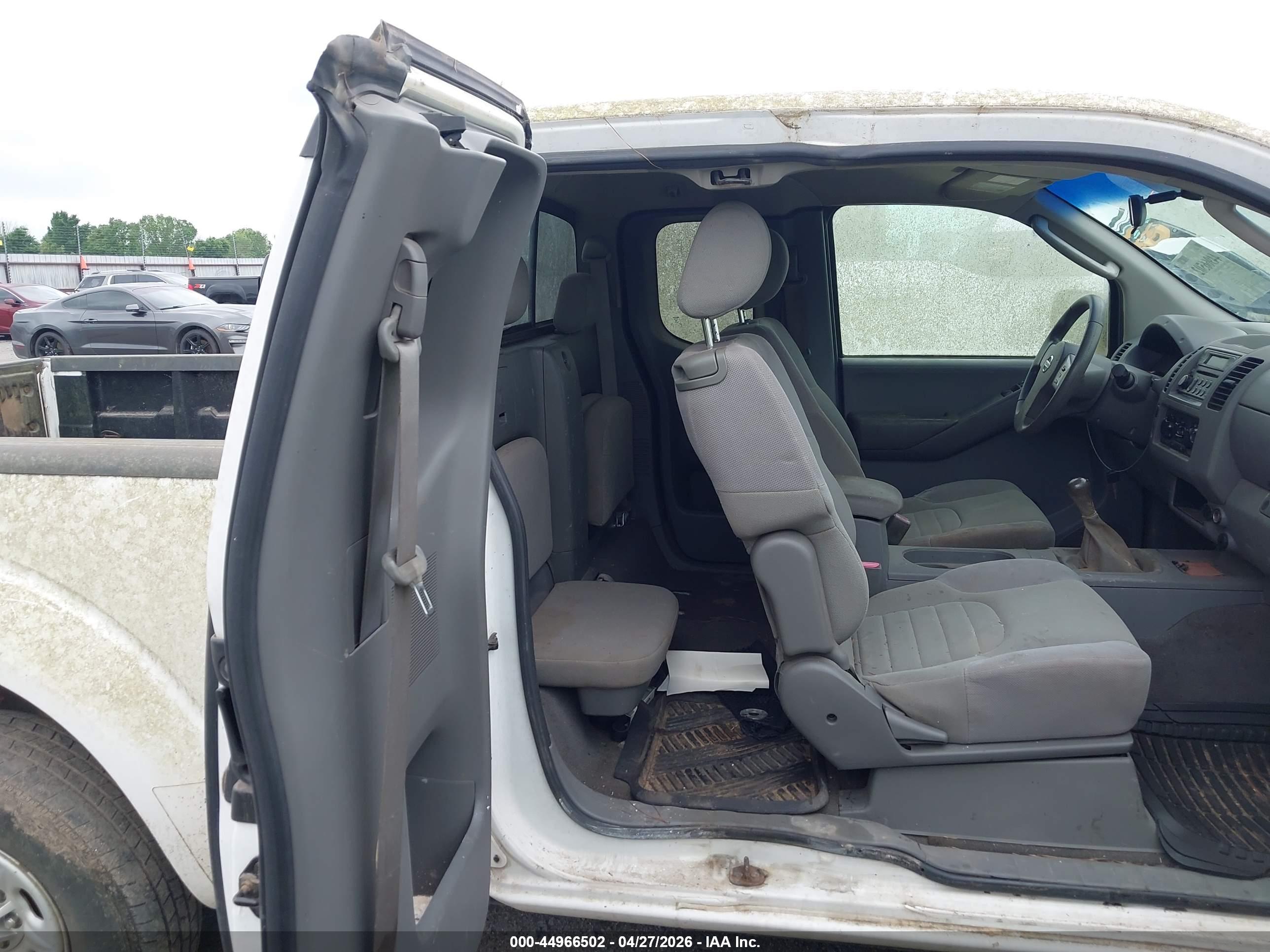NISSAN FRONTIER image 8