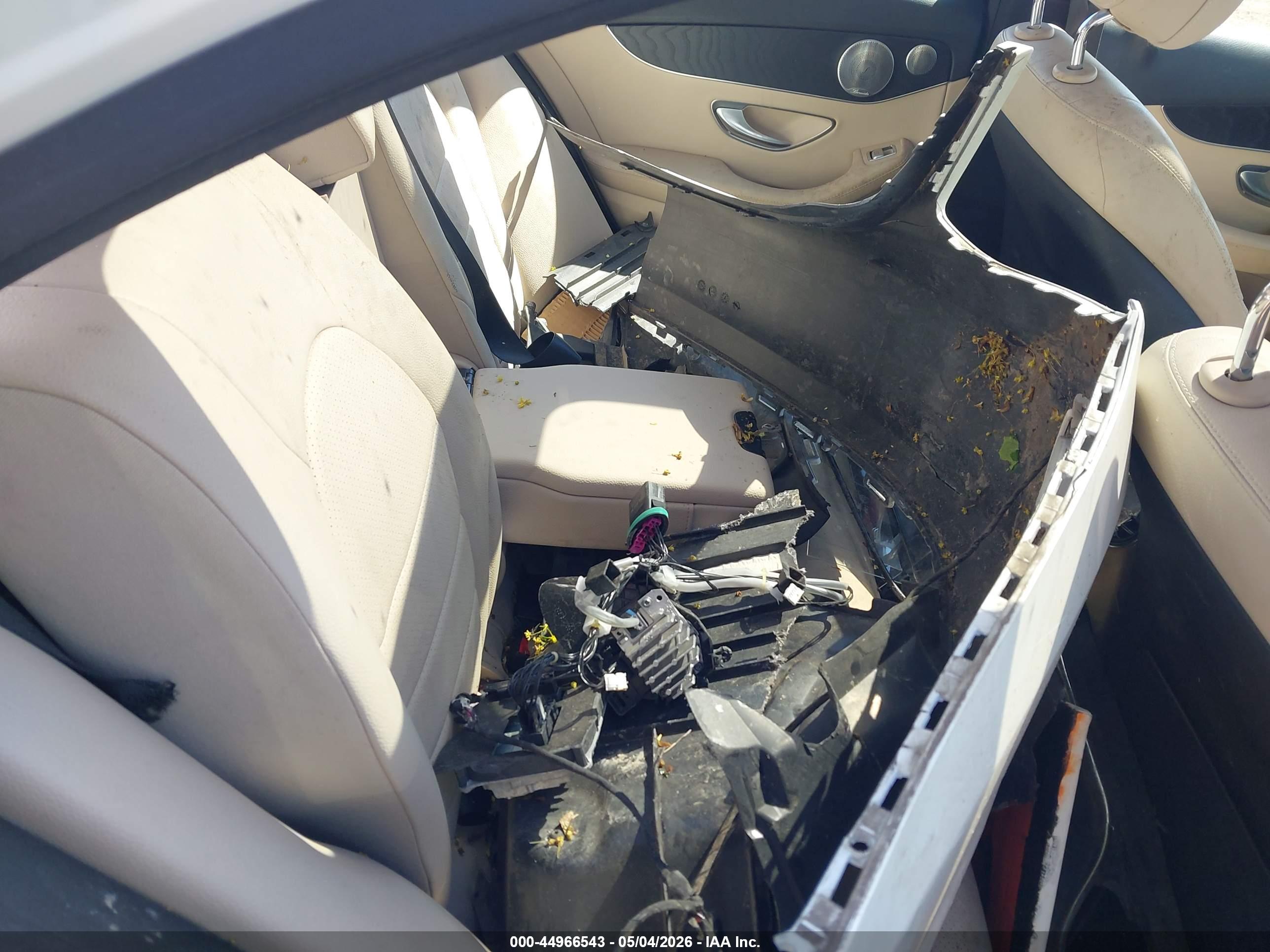 MERCEDES-BENZ C image 8