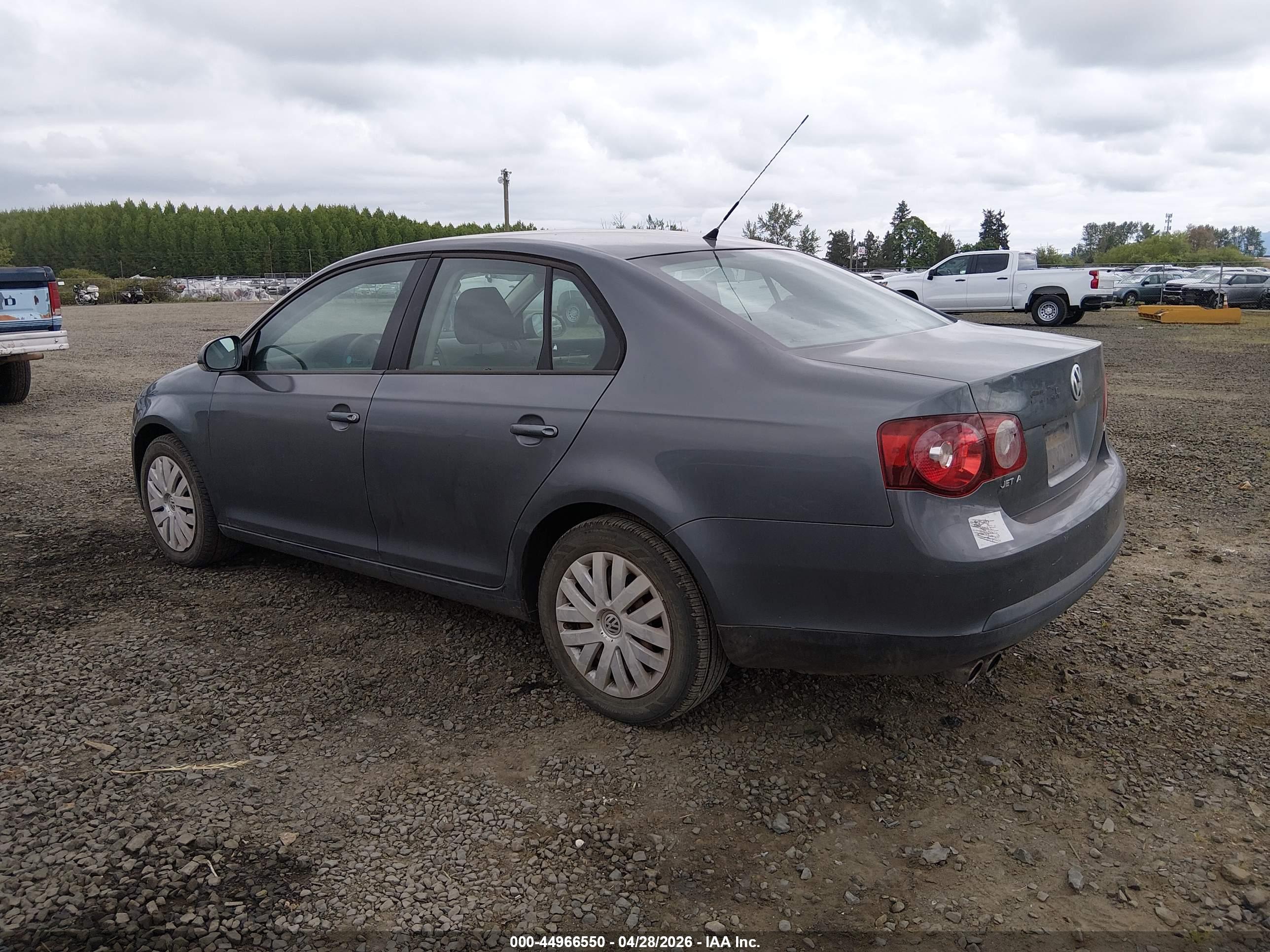 VOLKSWAGEN JETTA image 3