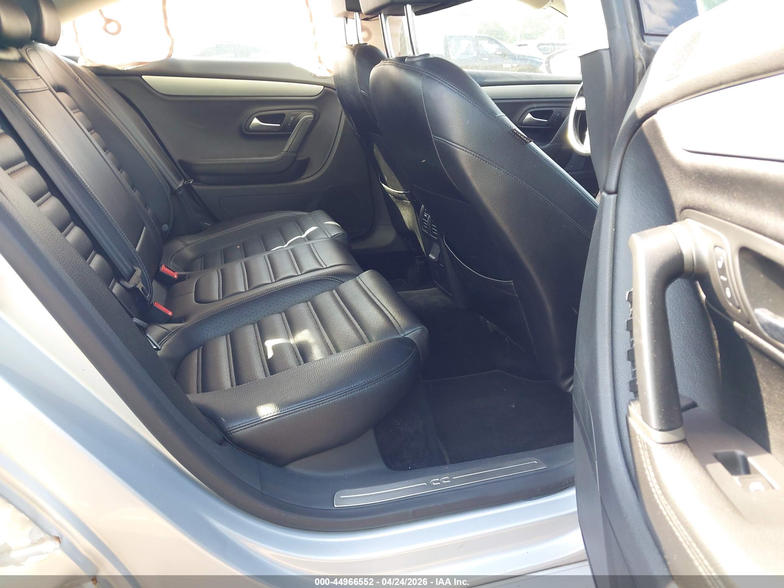 VOLKSWAGEN CC image 8