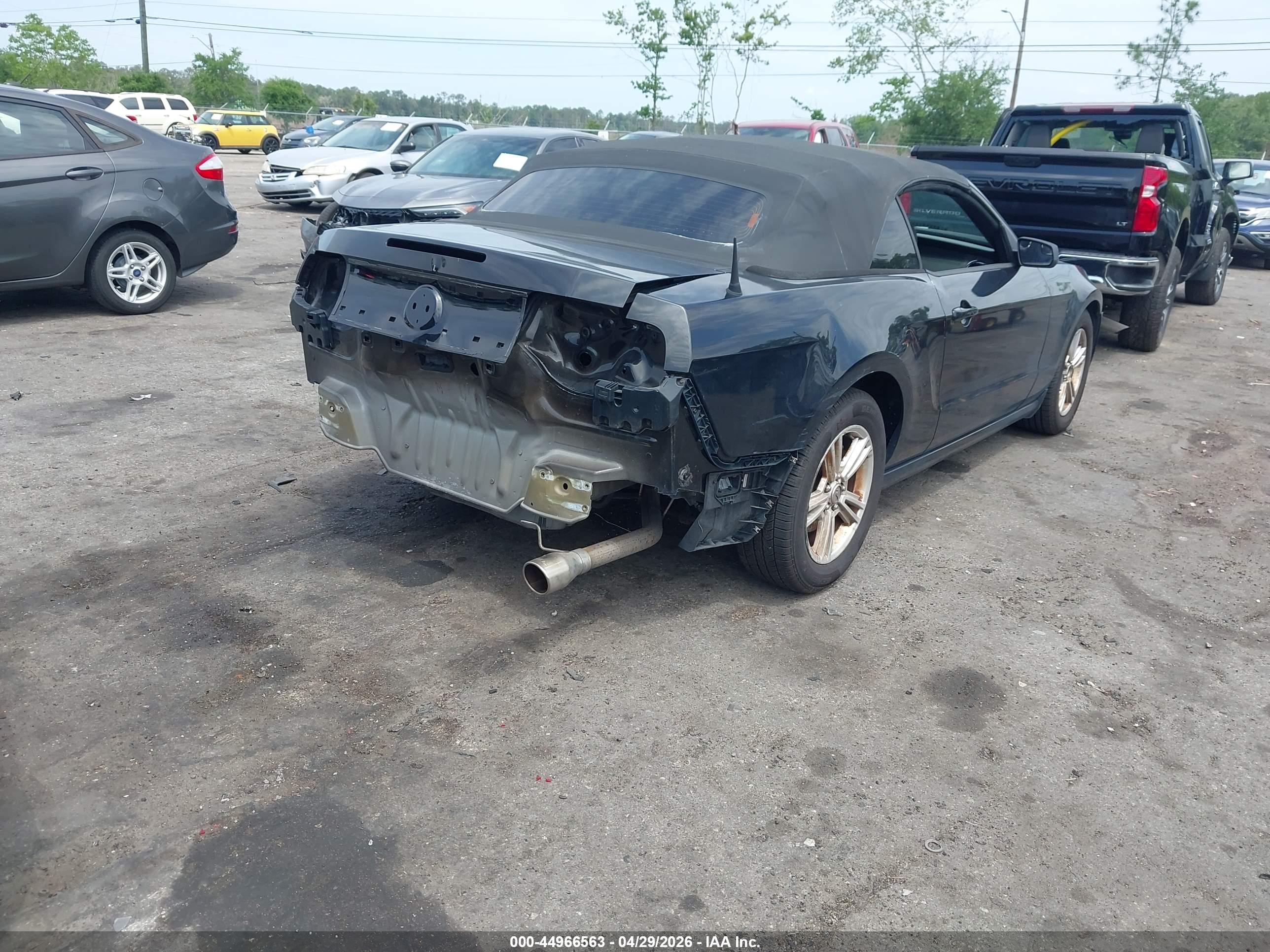 FORD MUSTANG image 4