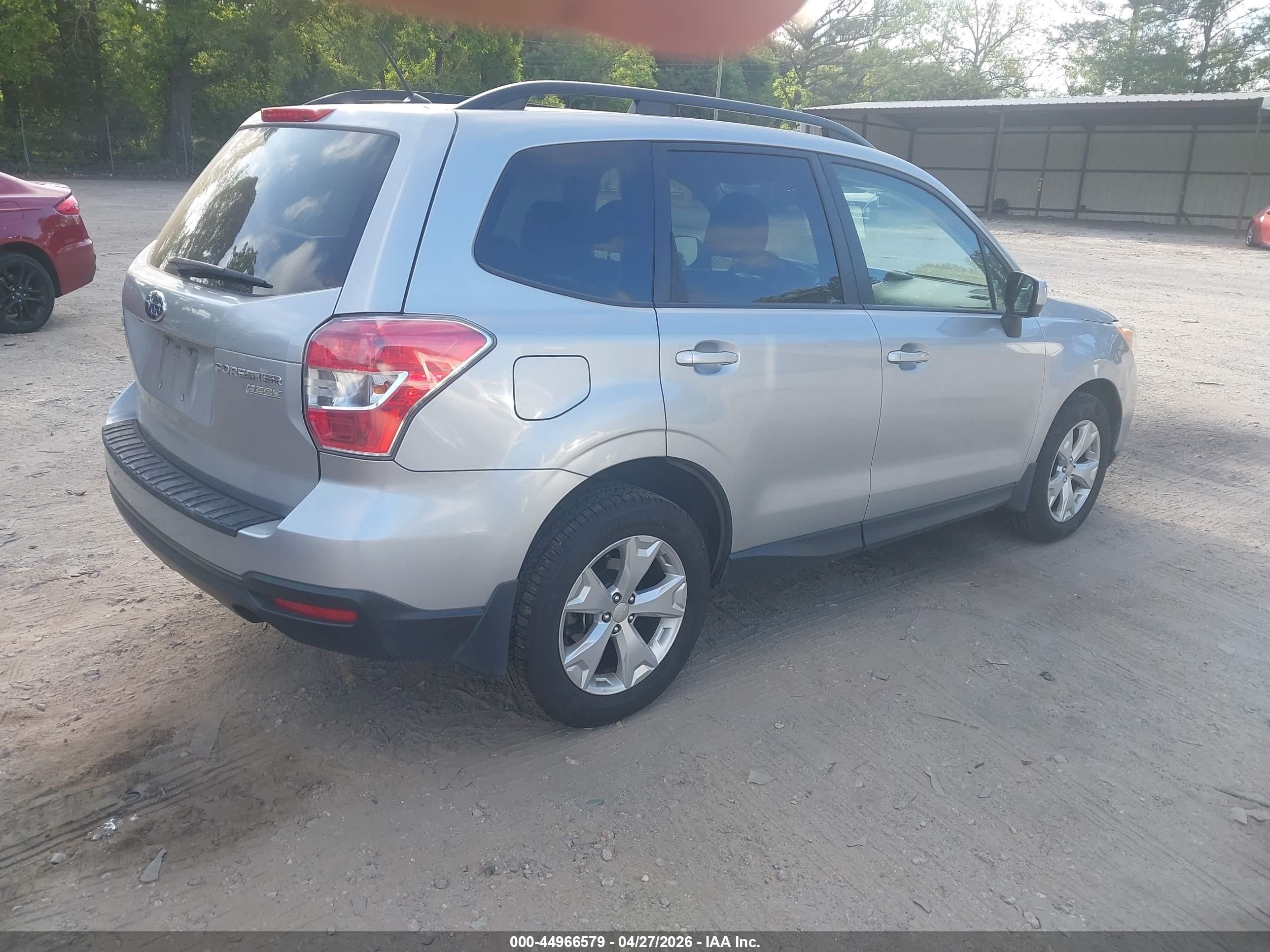 SUBARU FORESTER image 4