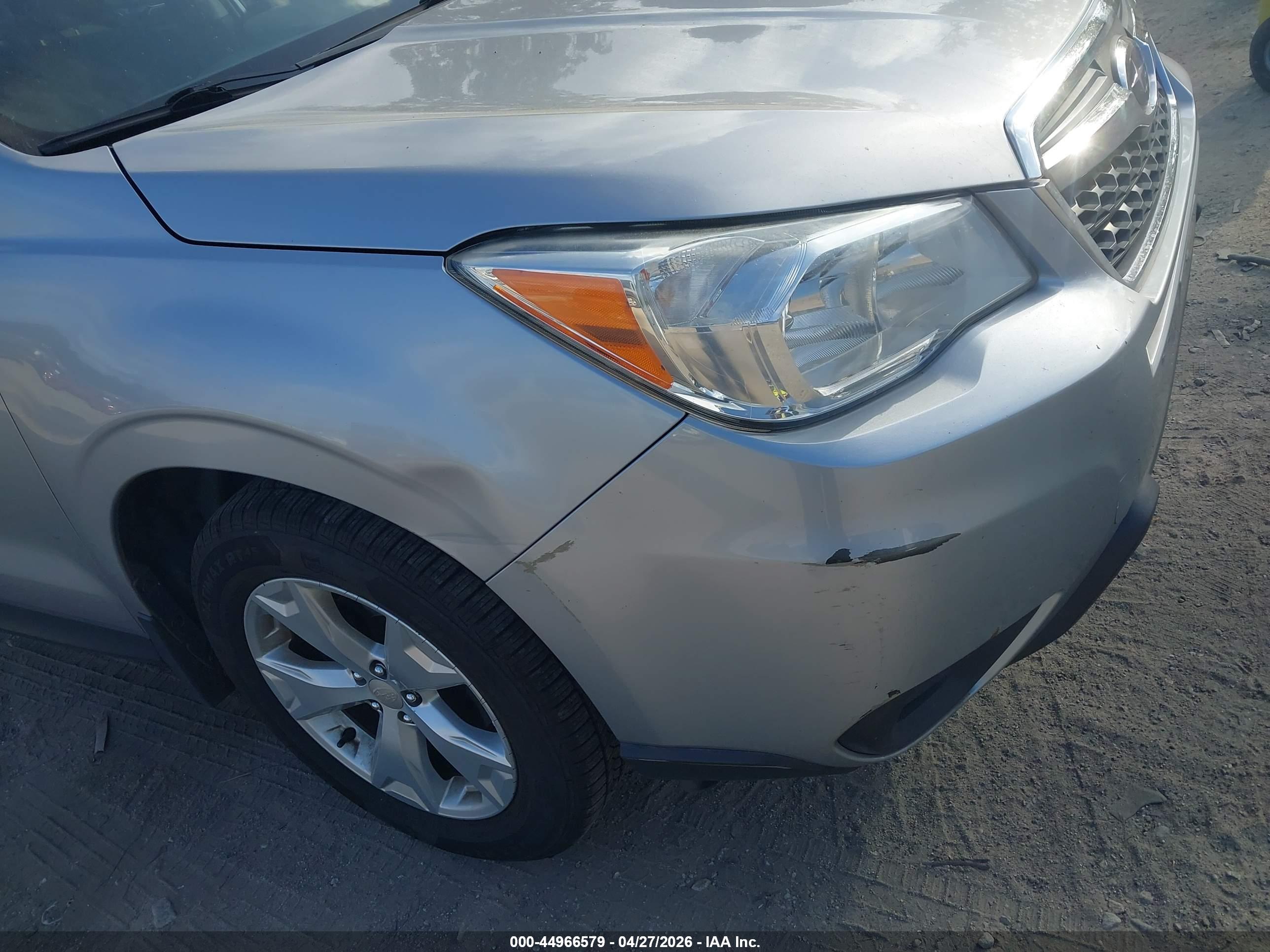 SUBARU FORESTER image 6