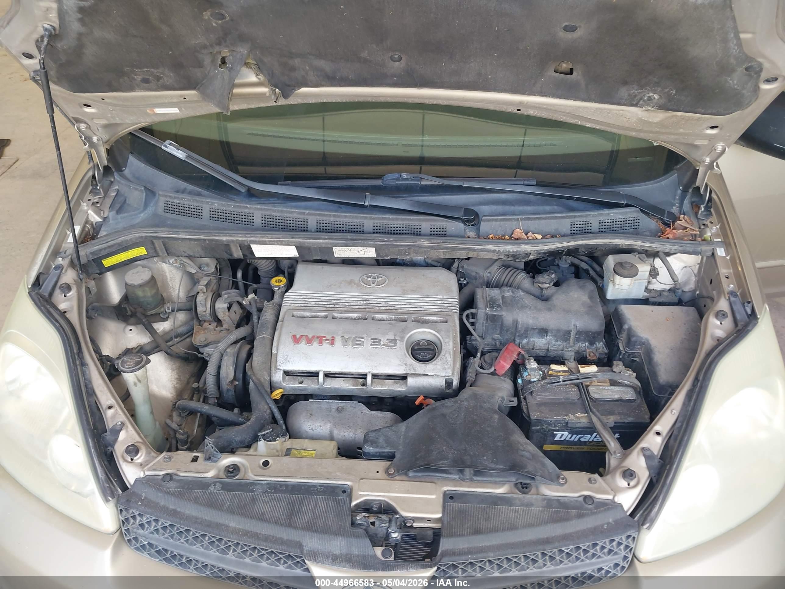 TOYOTA SIENNA image 10