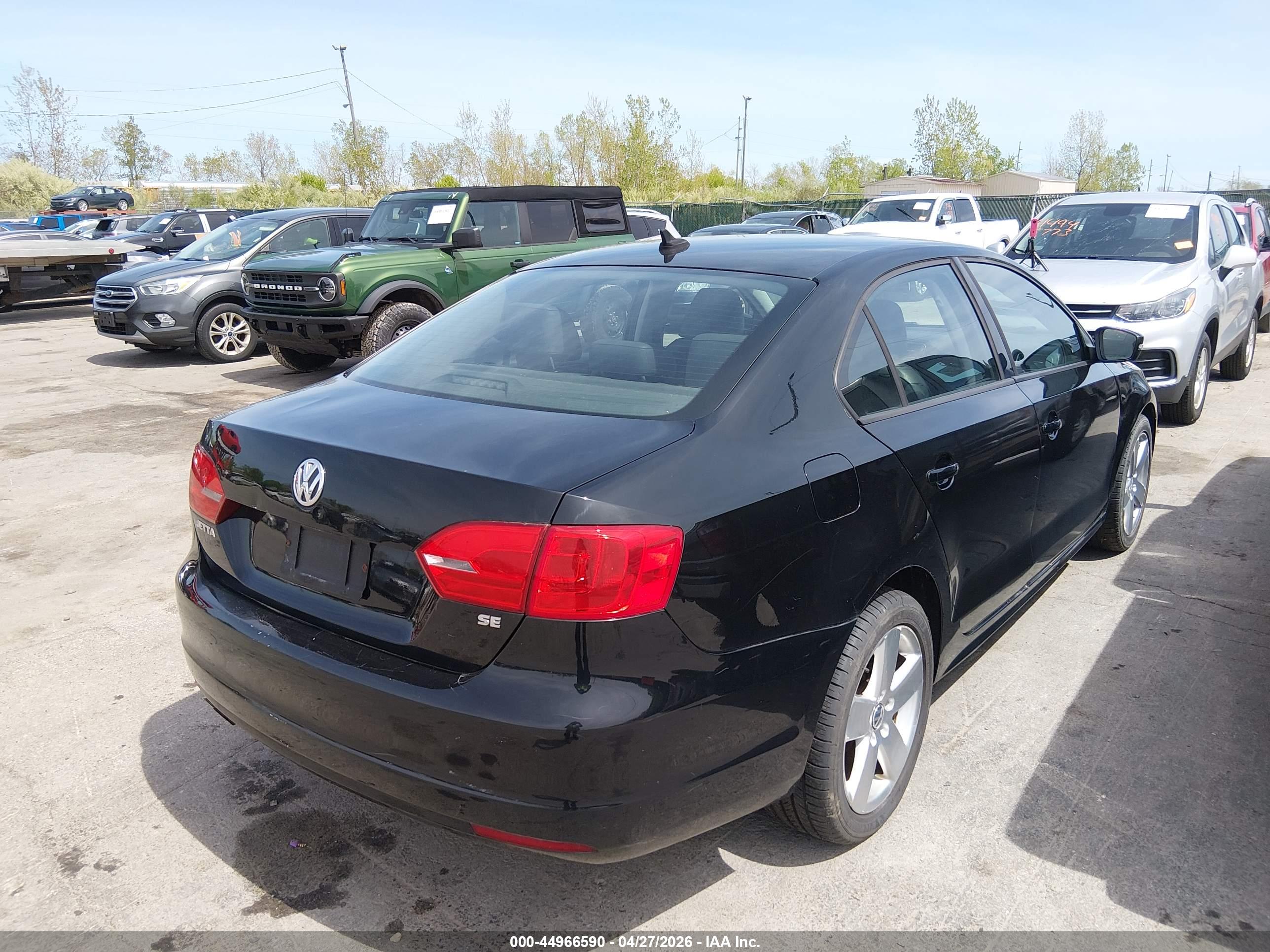 VOLKSWAGEN JETTA image 4