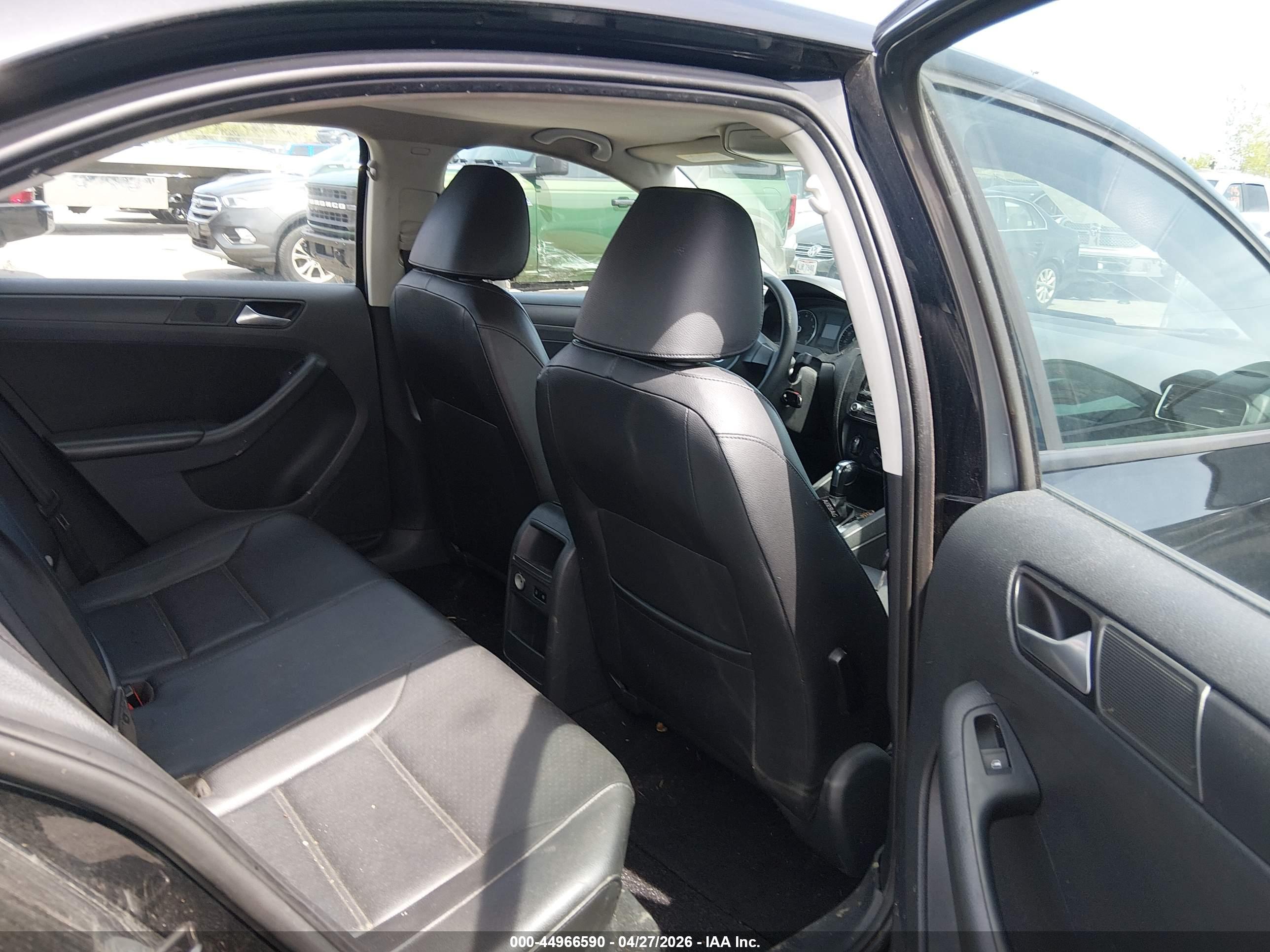VOLKSWAGEN JETTA image 8