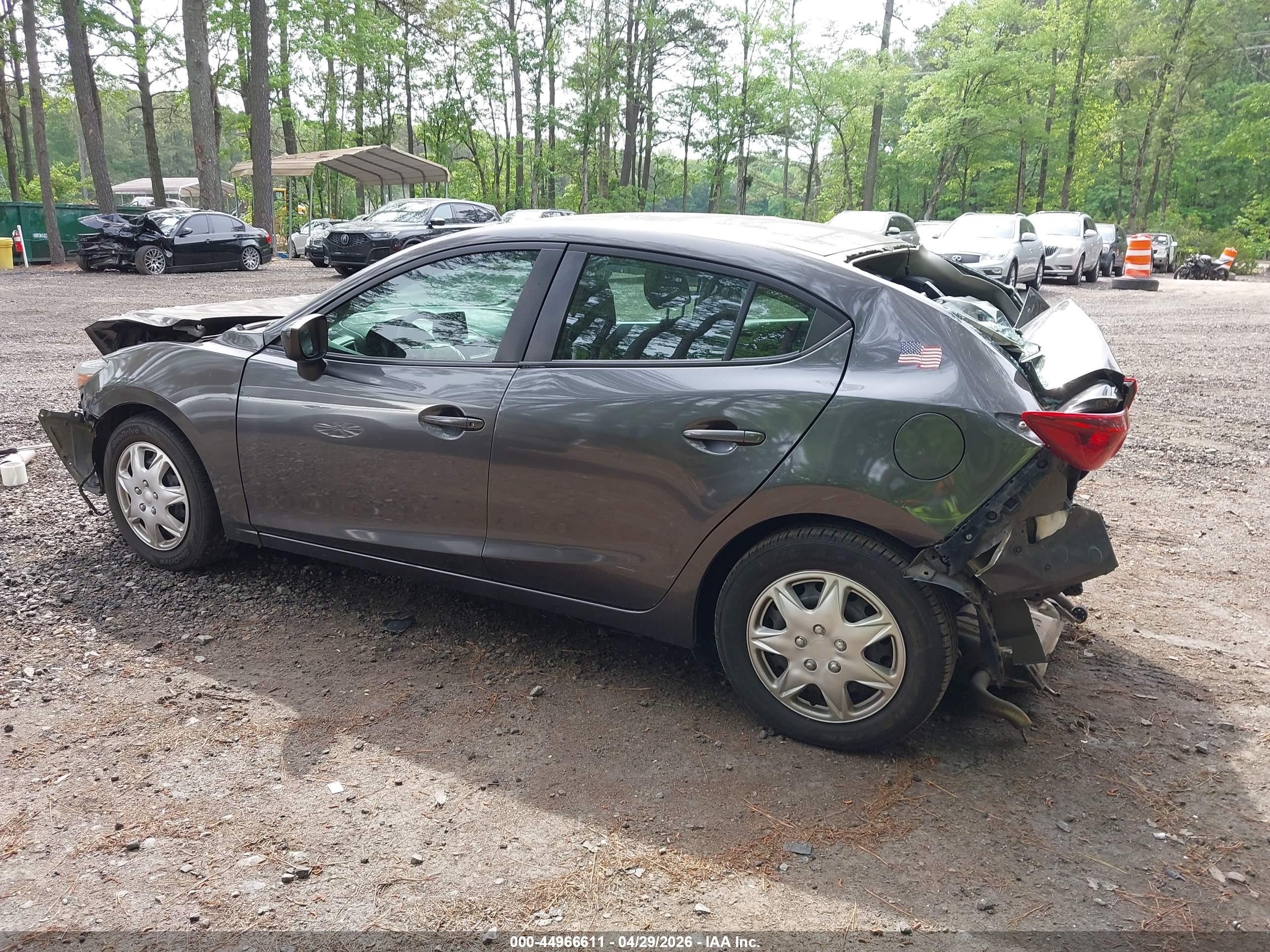 MAZDA MAZDA3 image 3