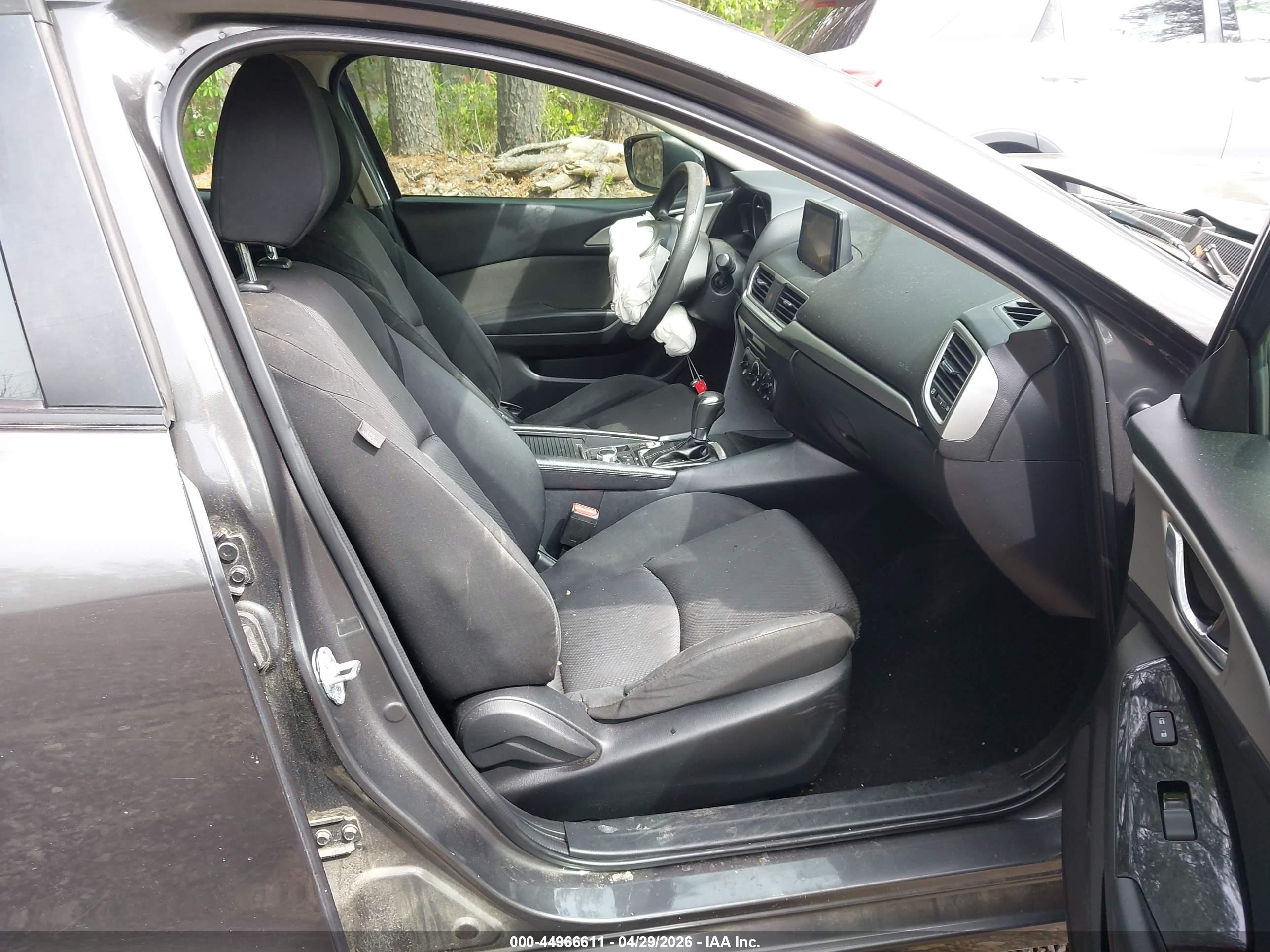 MAZDA MAZDA3 image 5