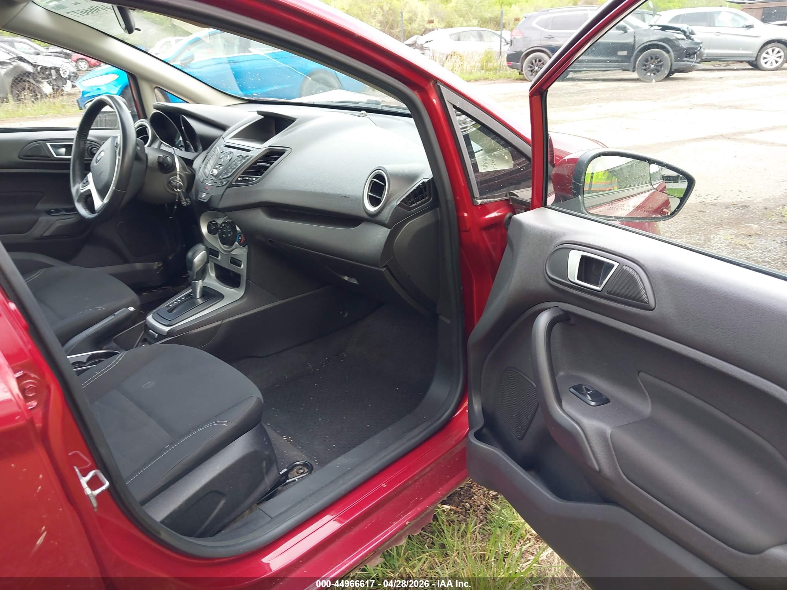 FORD FIESTA image 5