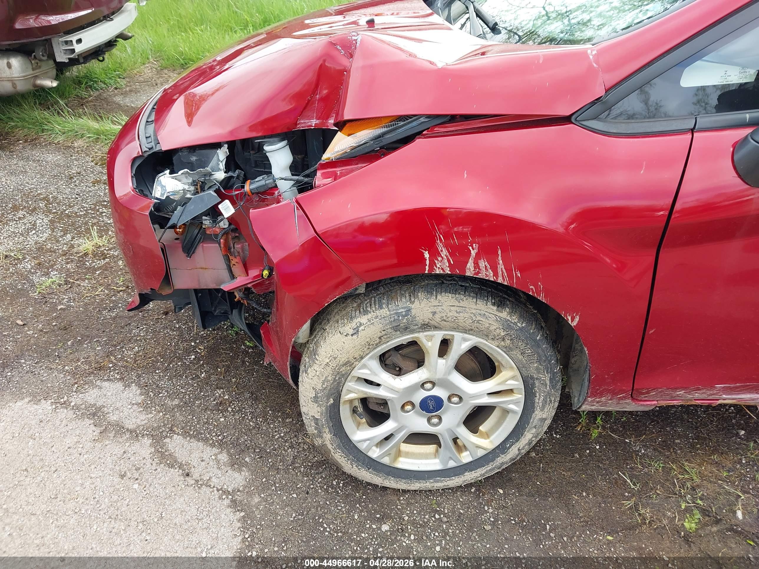 FORD FIESTA image 6