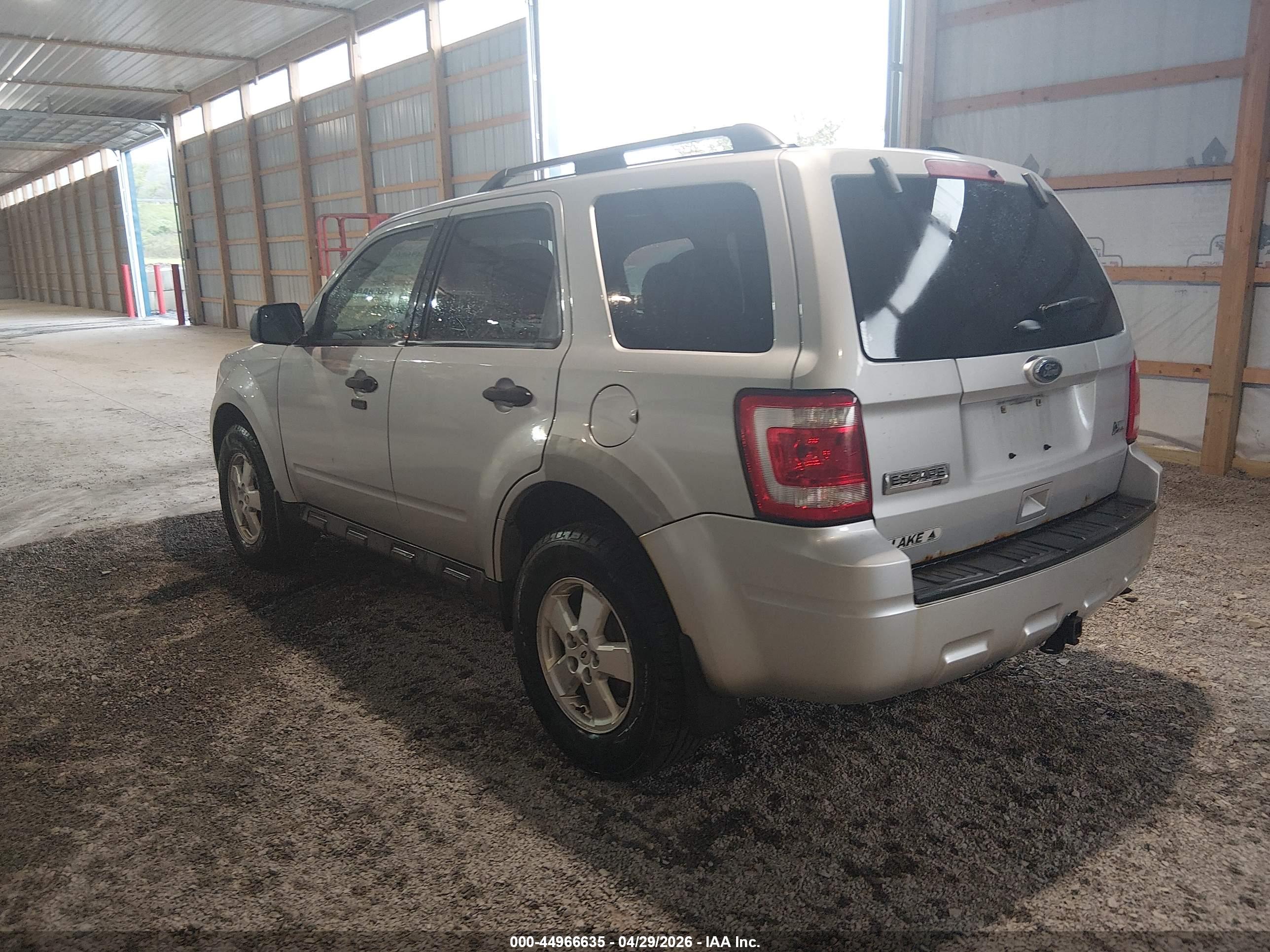 FORD ESCAPE image 3