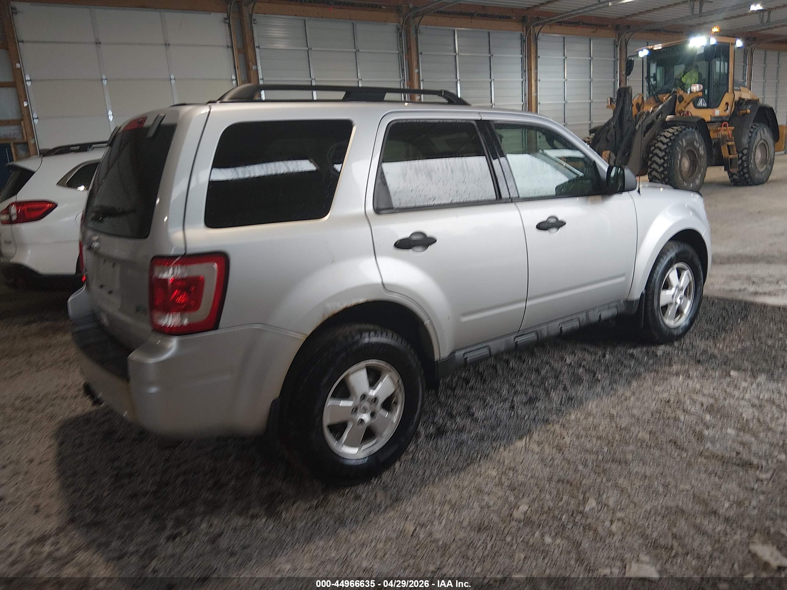 FORD ESCAPE image 4