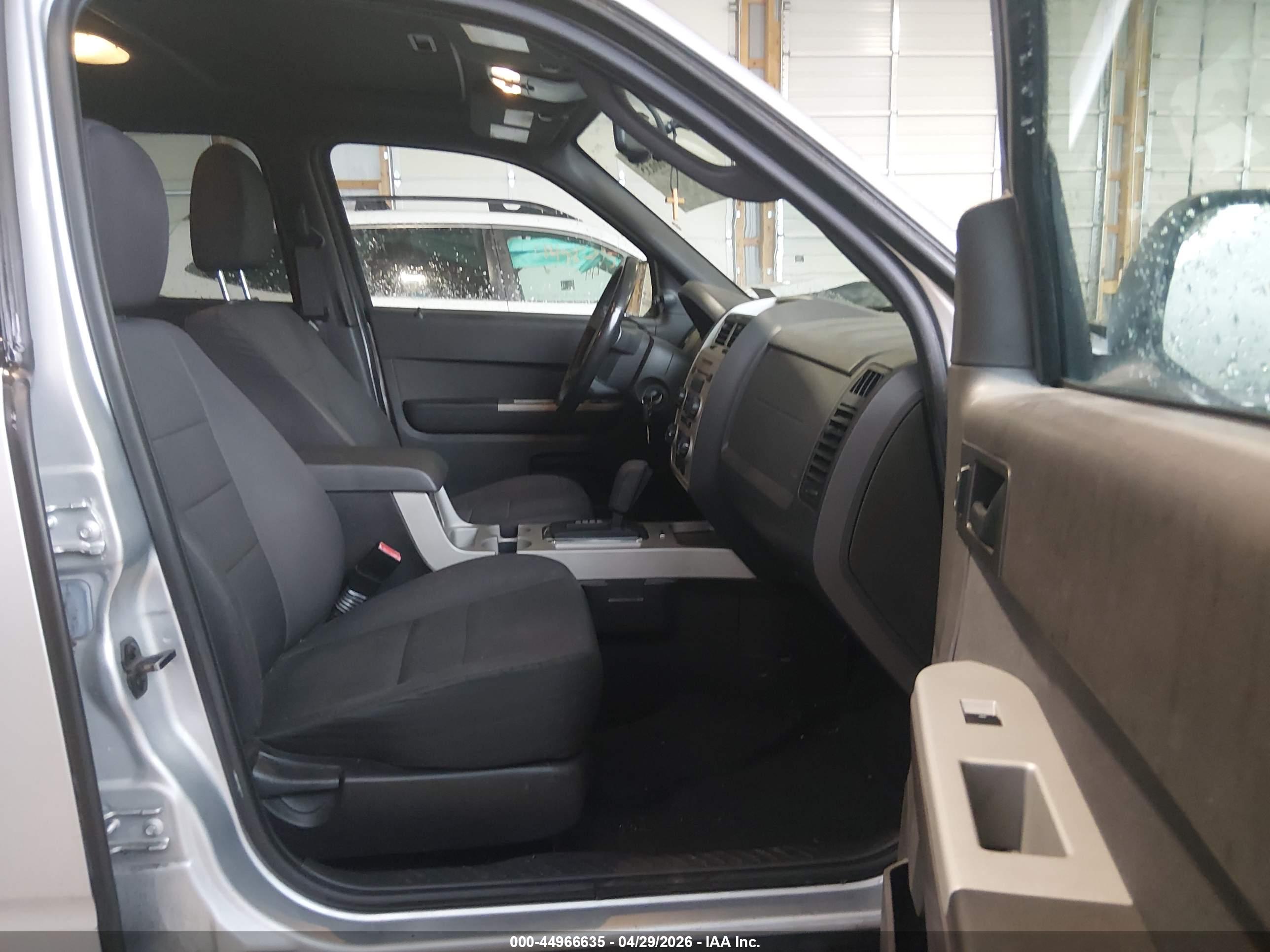 FORD ESCAPE image 5