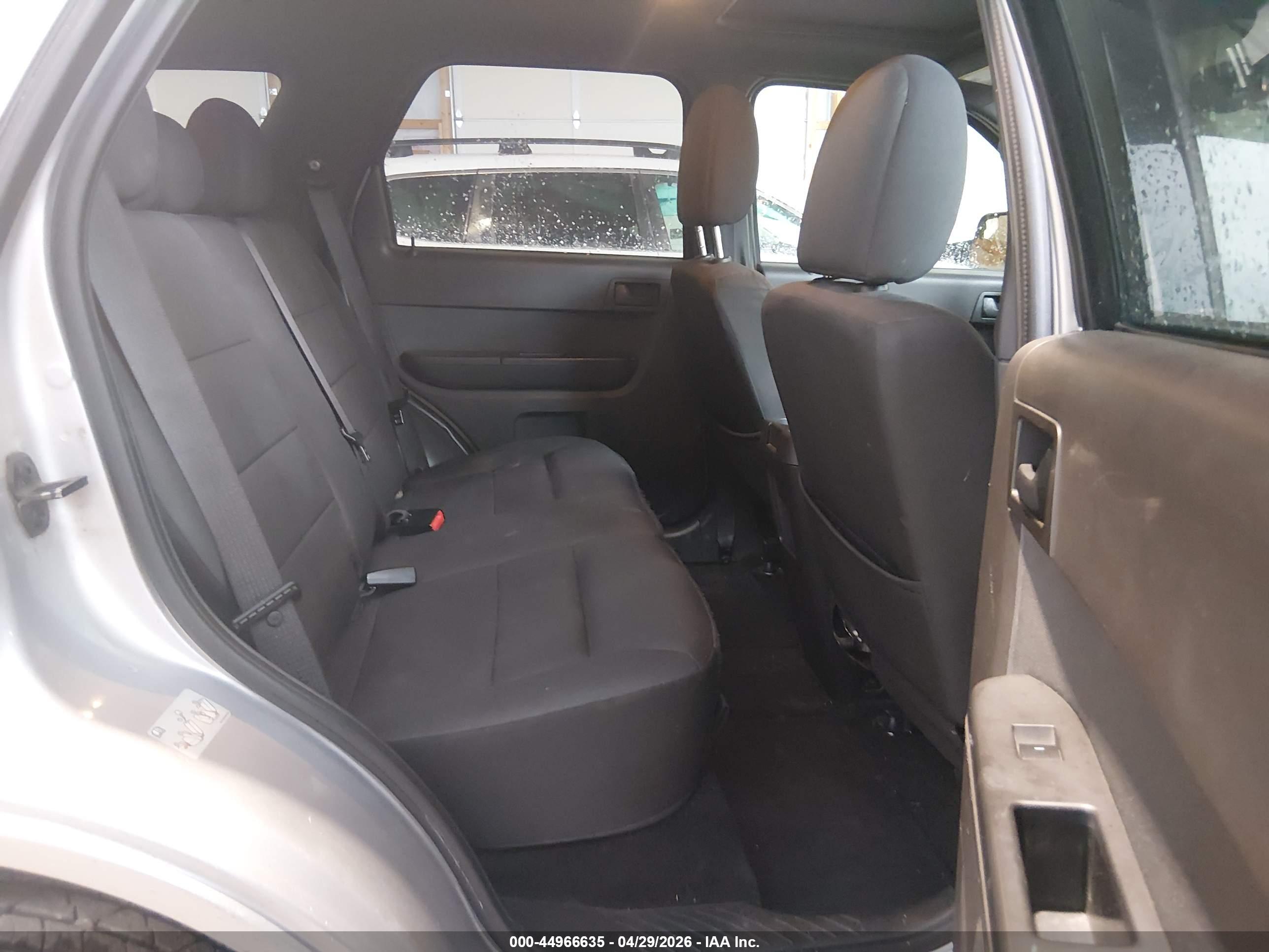 FORD ESCAPE image 8