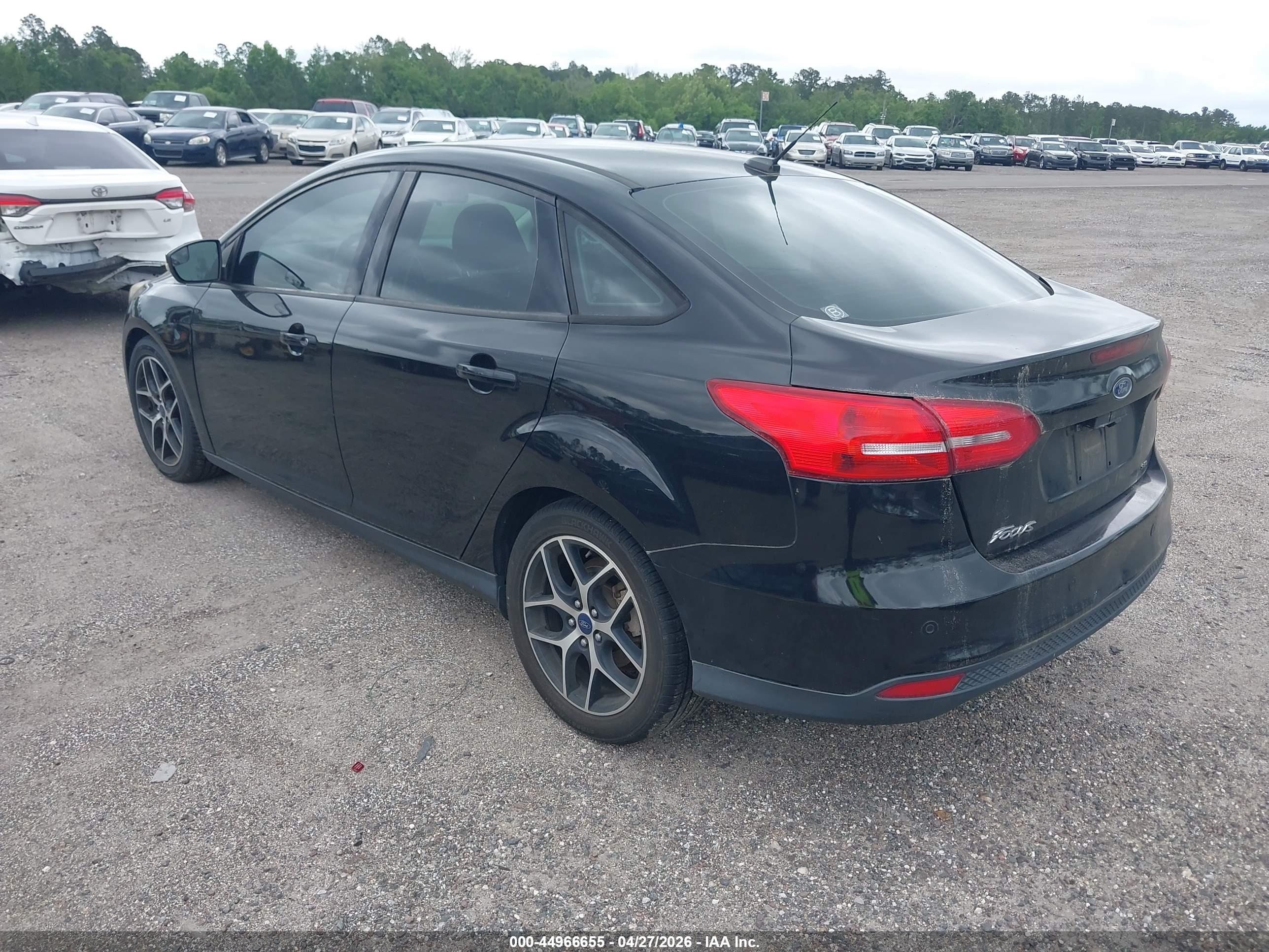 FORD FOCUS image 3
