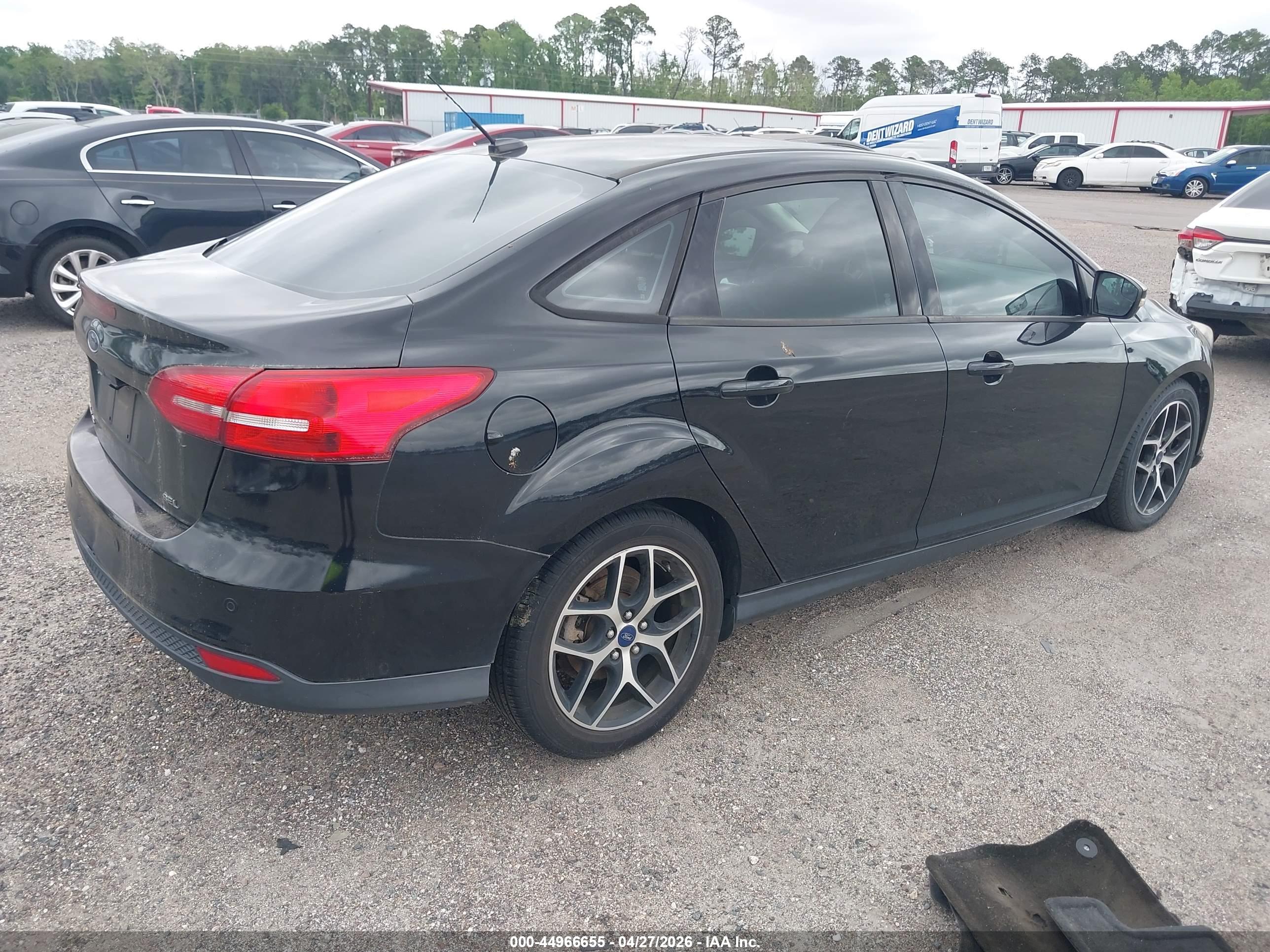 FORD FOCUS image 4