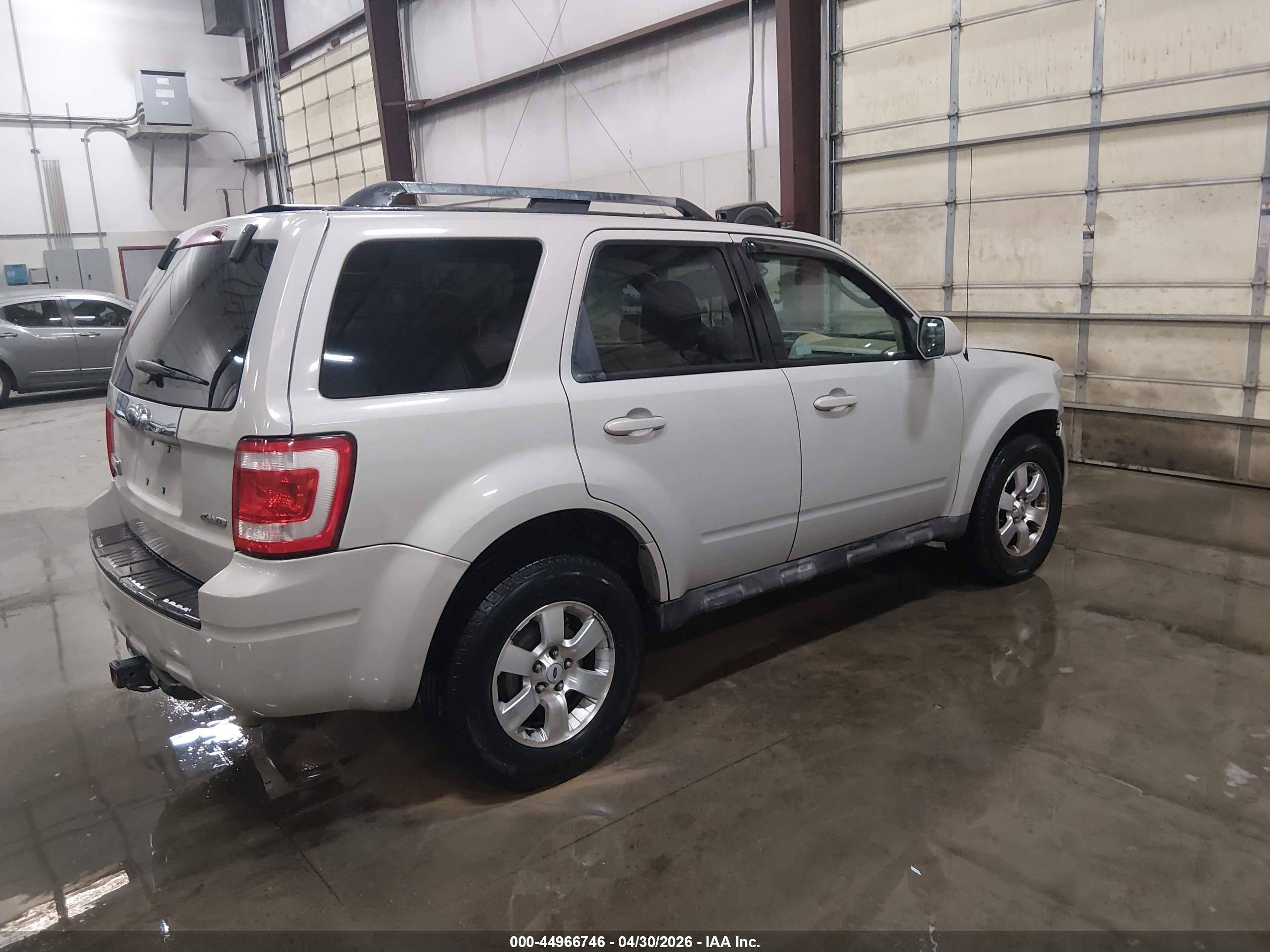 FORD ESCAPE image 4