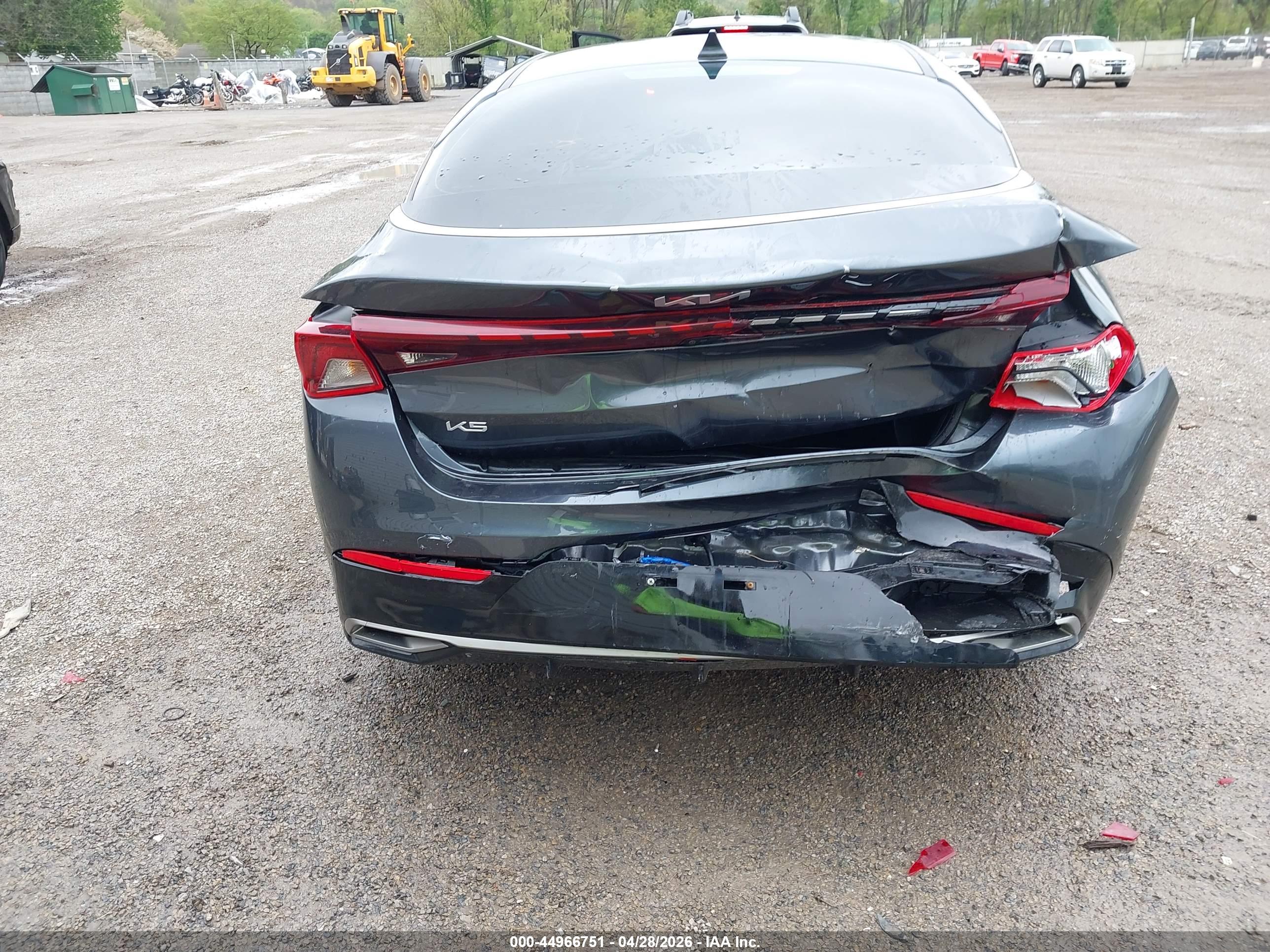 KIA K5 image 6