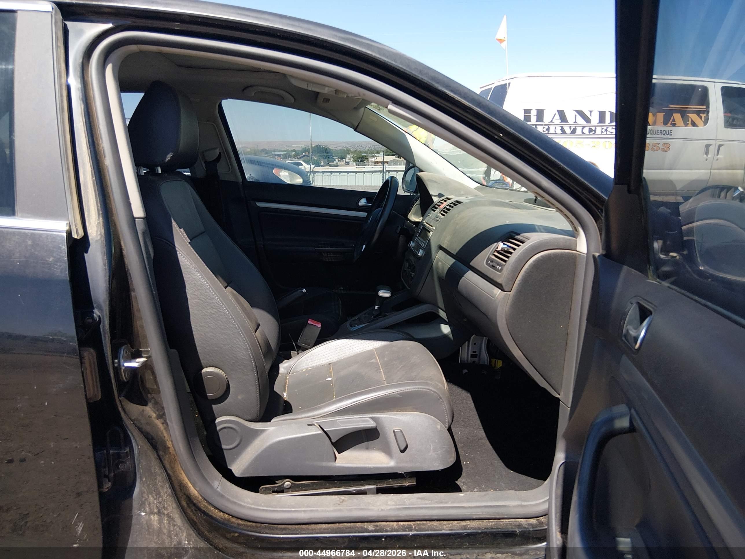 VOLKSWAGEN JETTA image 5