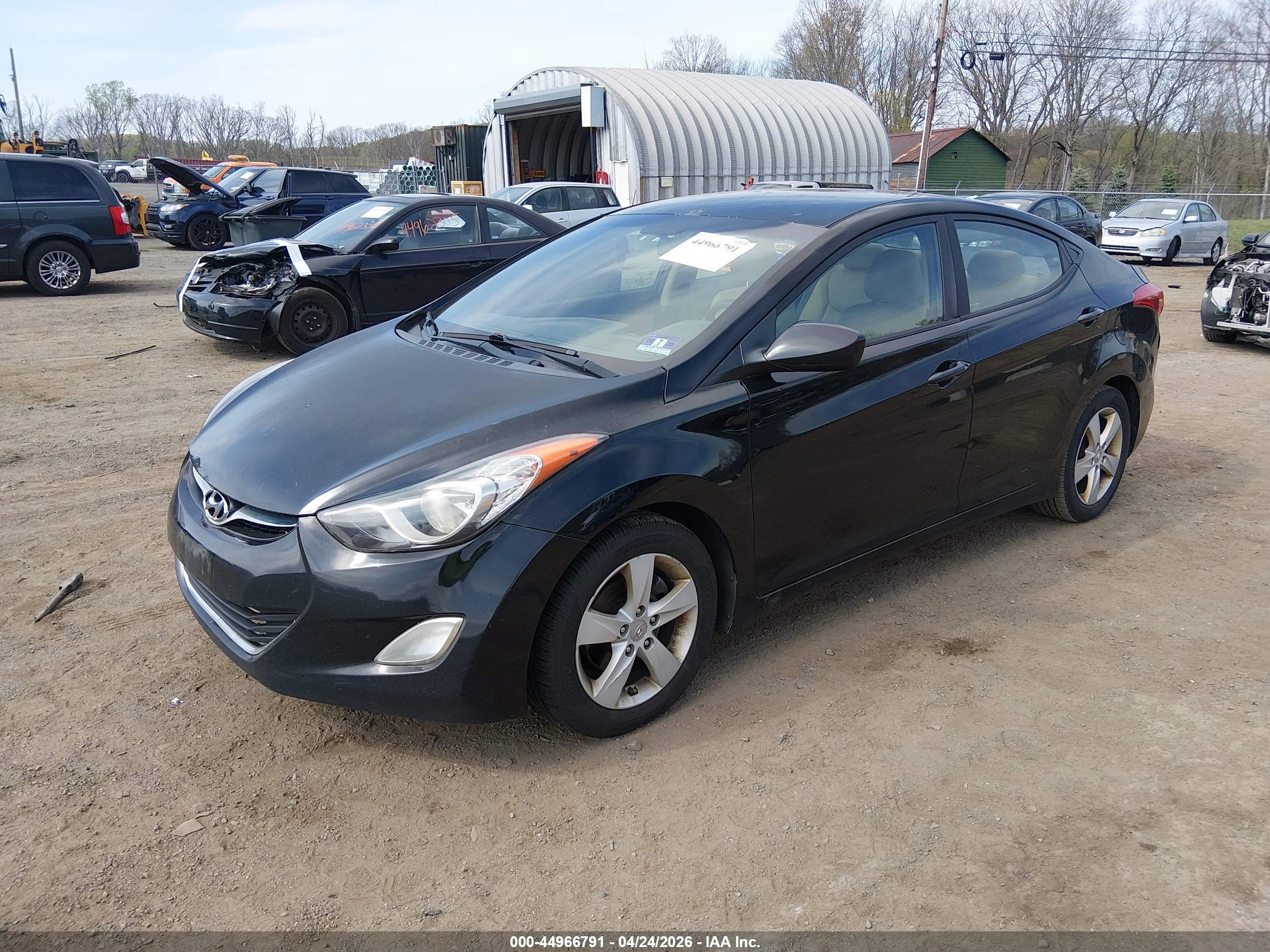 HYUNDAI ELANTRA image 2