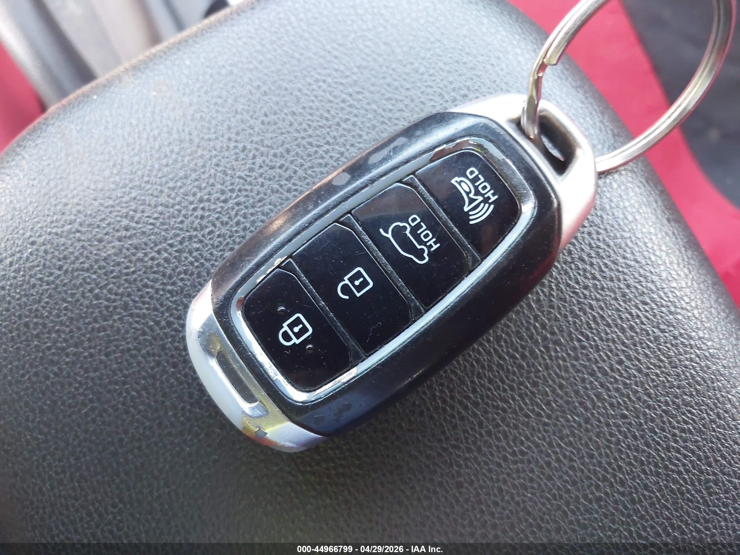 HYUNDAI KONA image 11