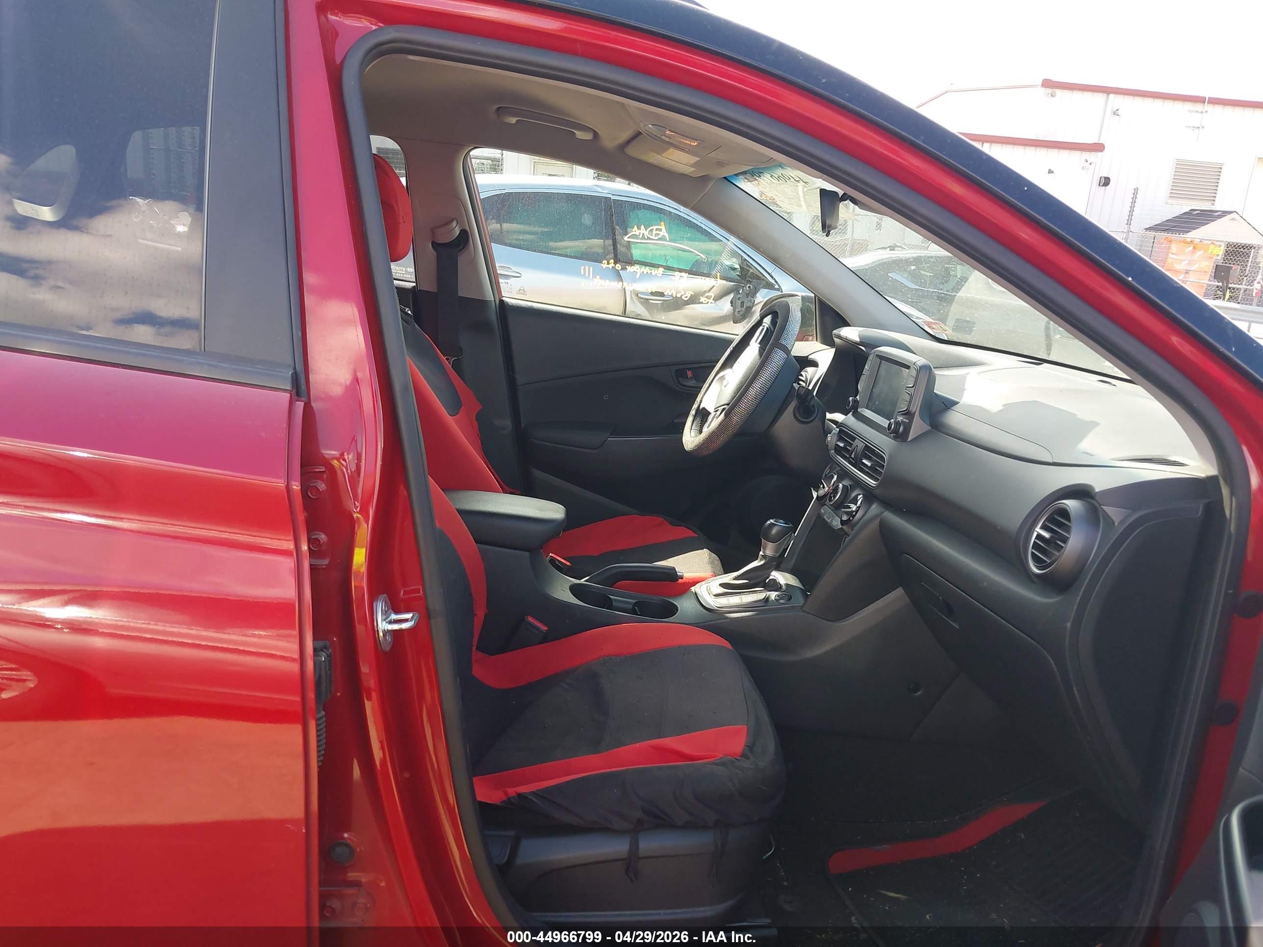 HYUNDAI KONA image 5