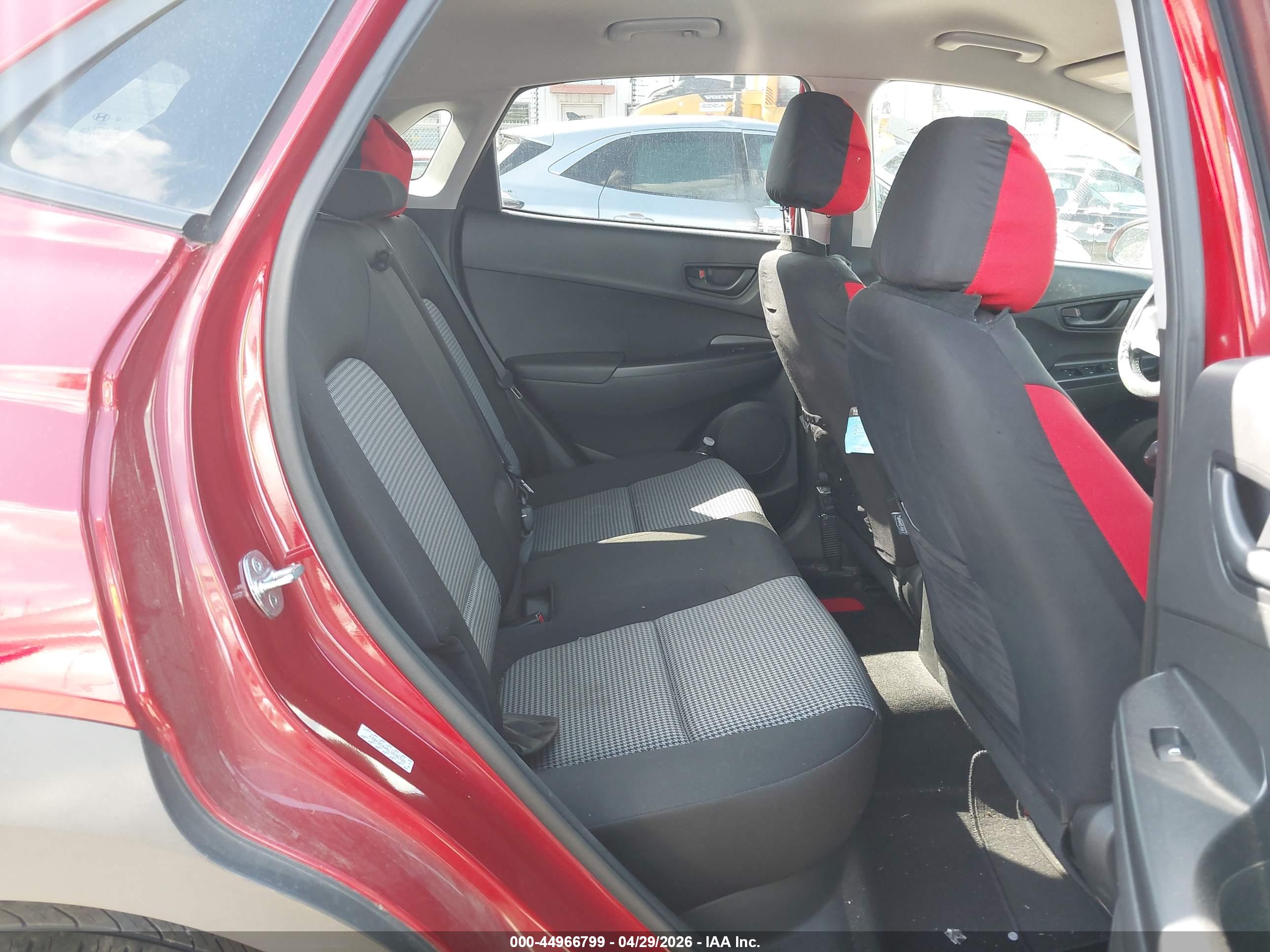 HYUNDAI KONA image 8