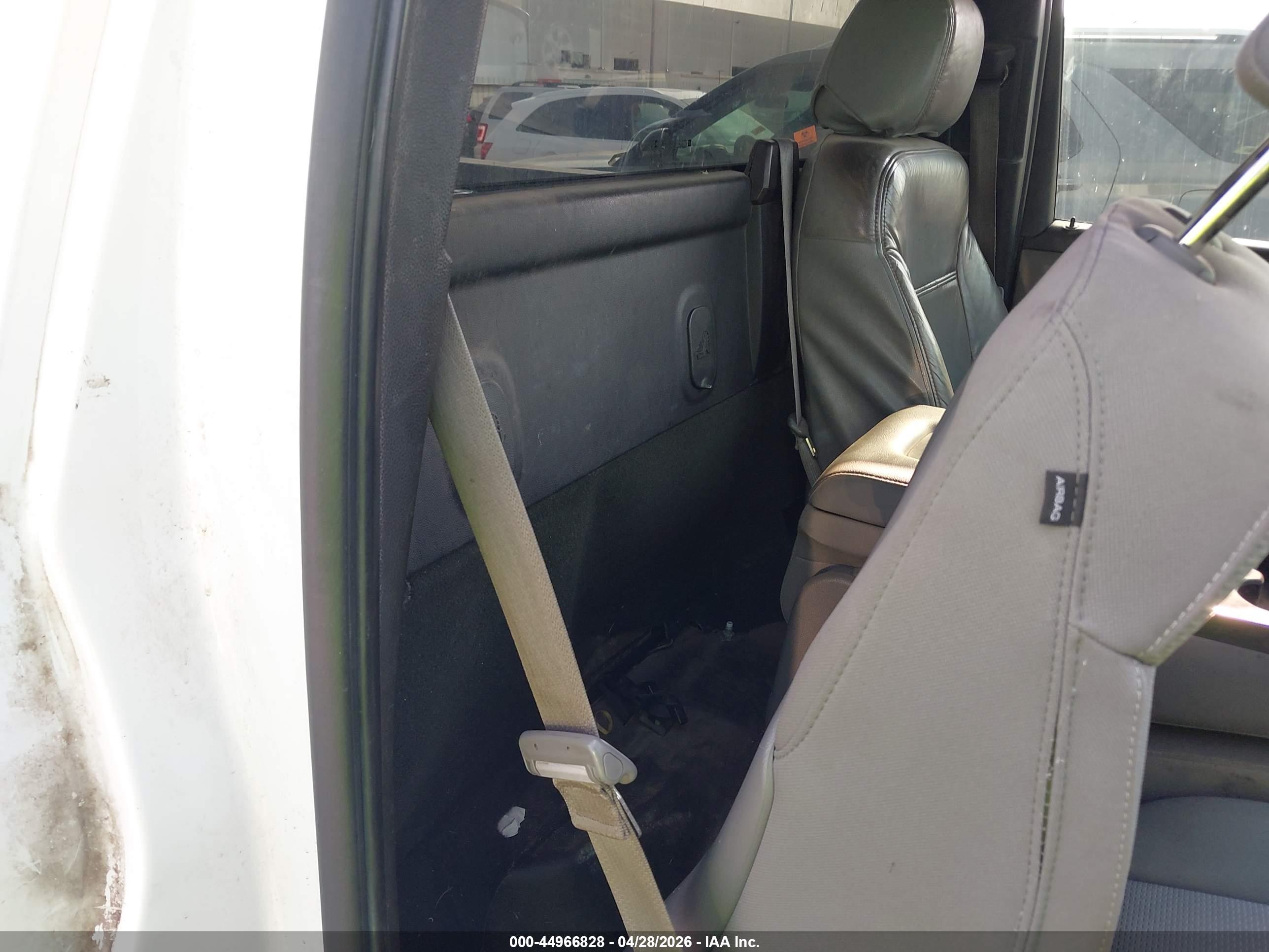GMC SIERRA image 8