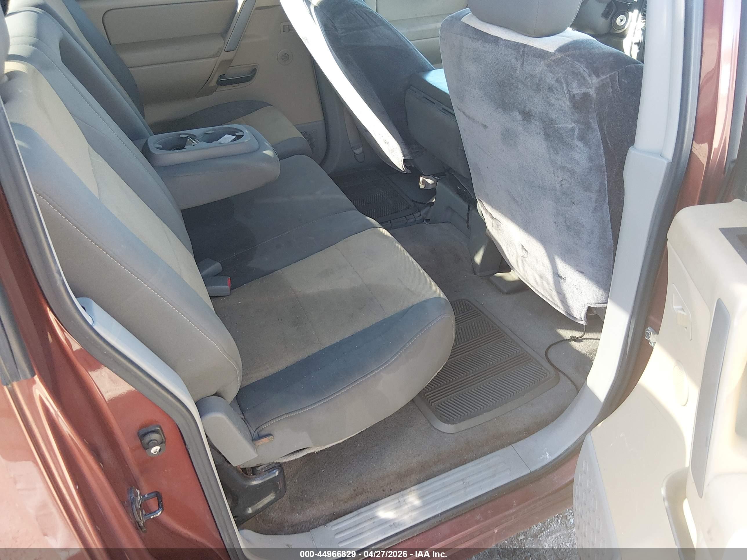 NISSAN TITAN image 8