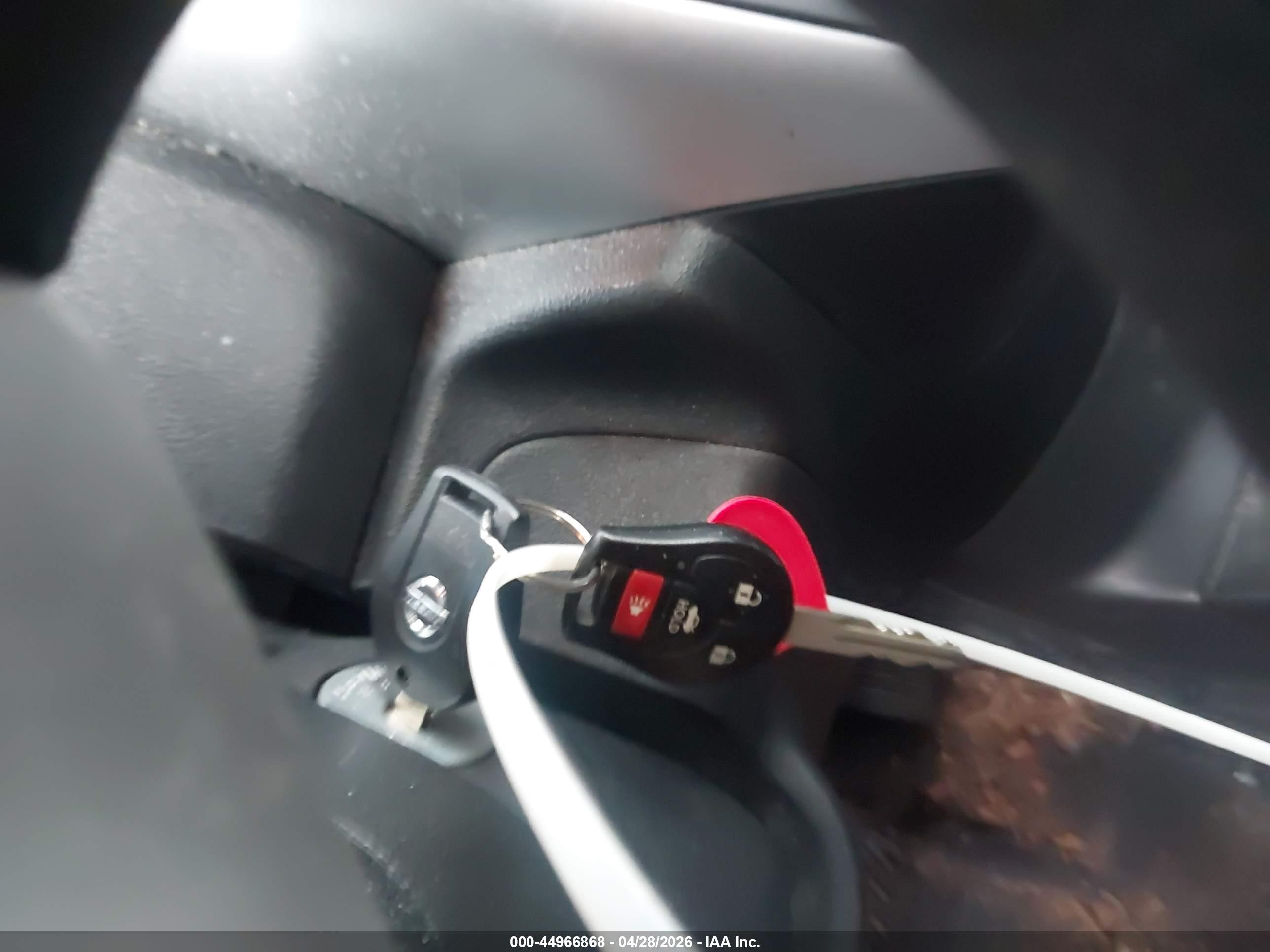NISSAN VERSA image 11