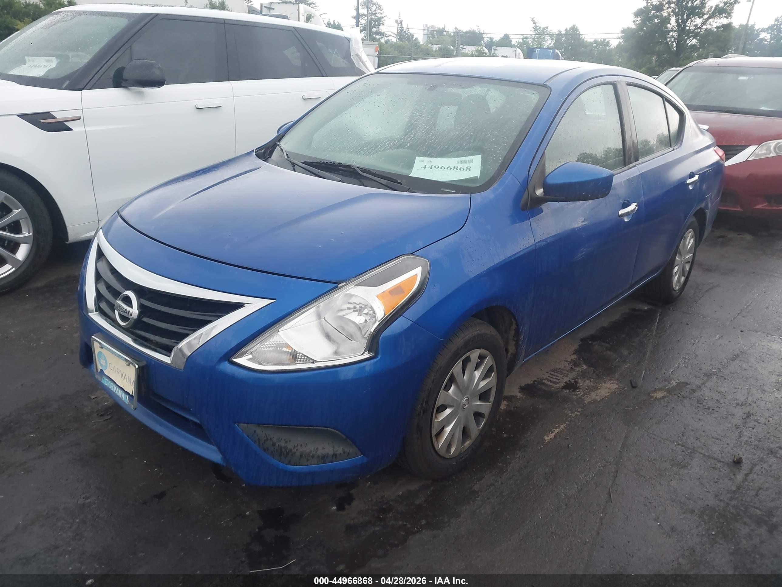 NISSAN VERSA image 2