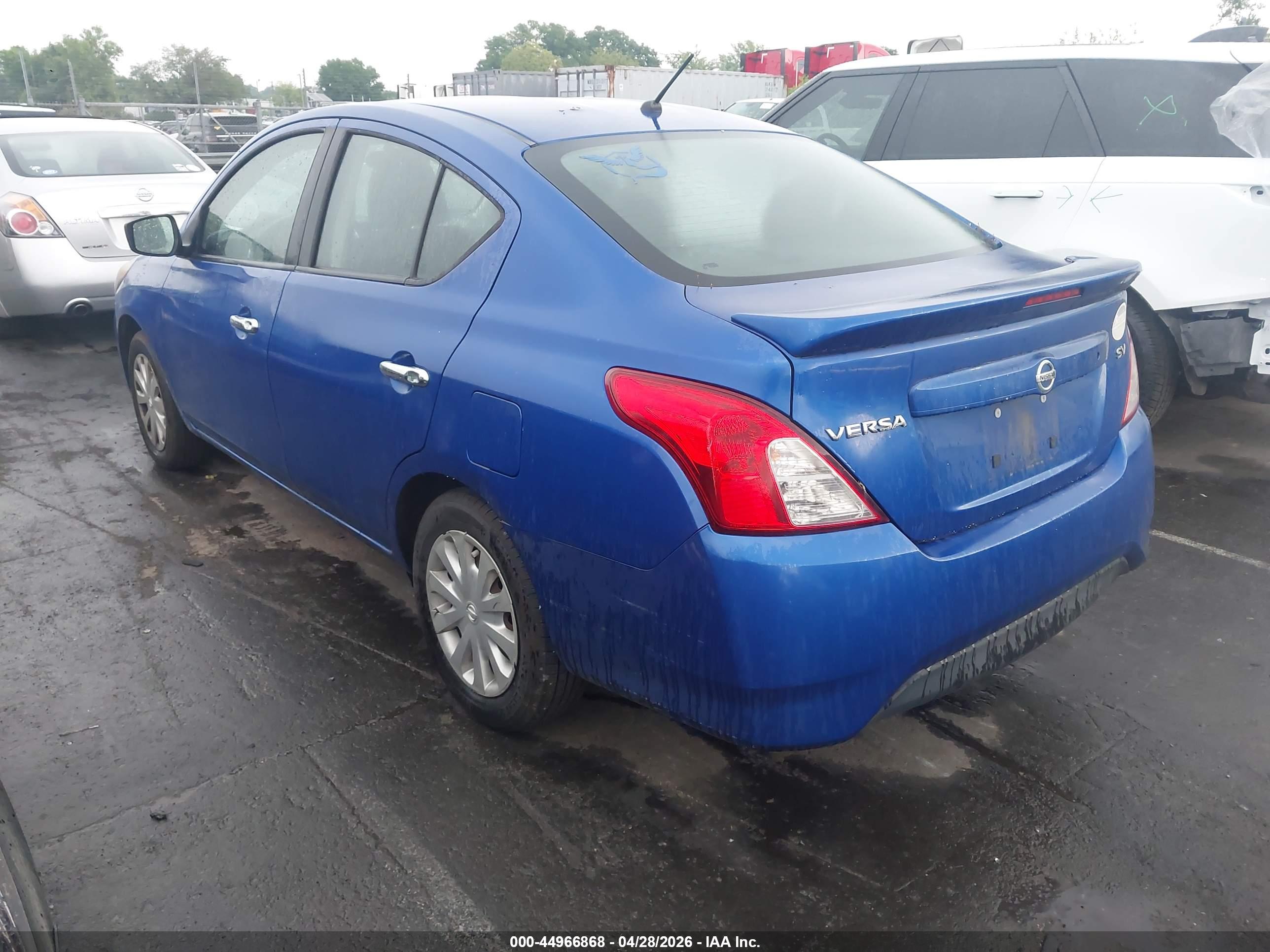 NISSAN VERSA image 3