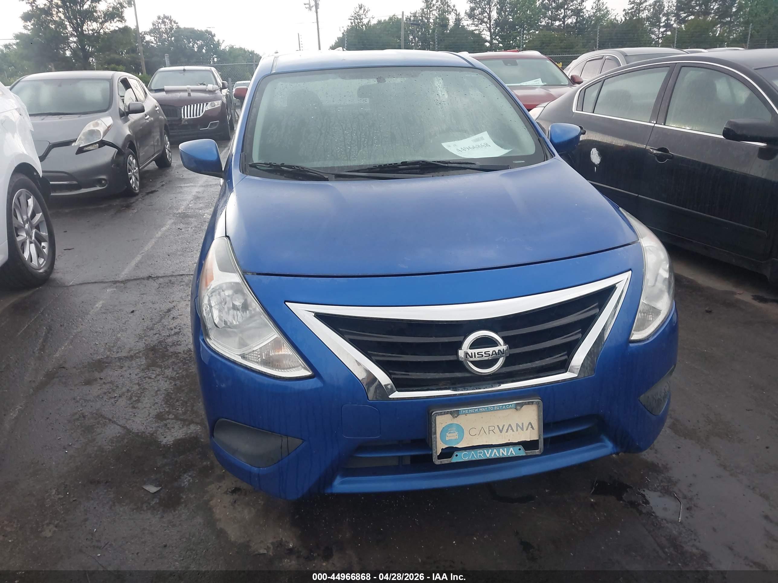 NISSAN VERSA image 6