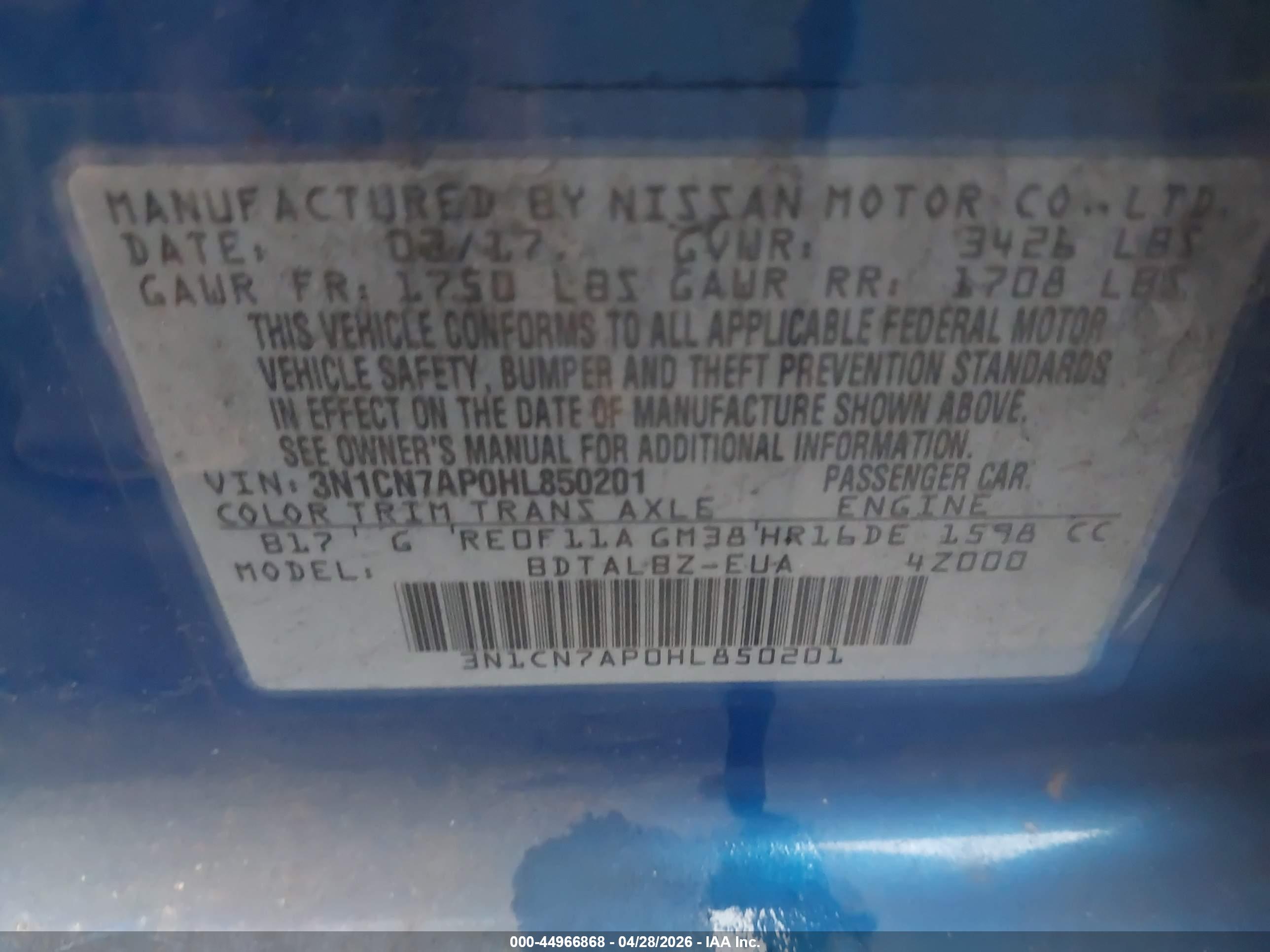 NISSAN VERSA image 9