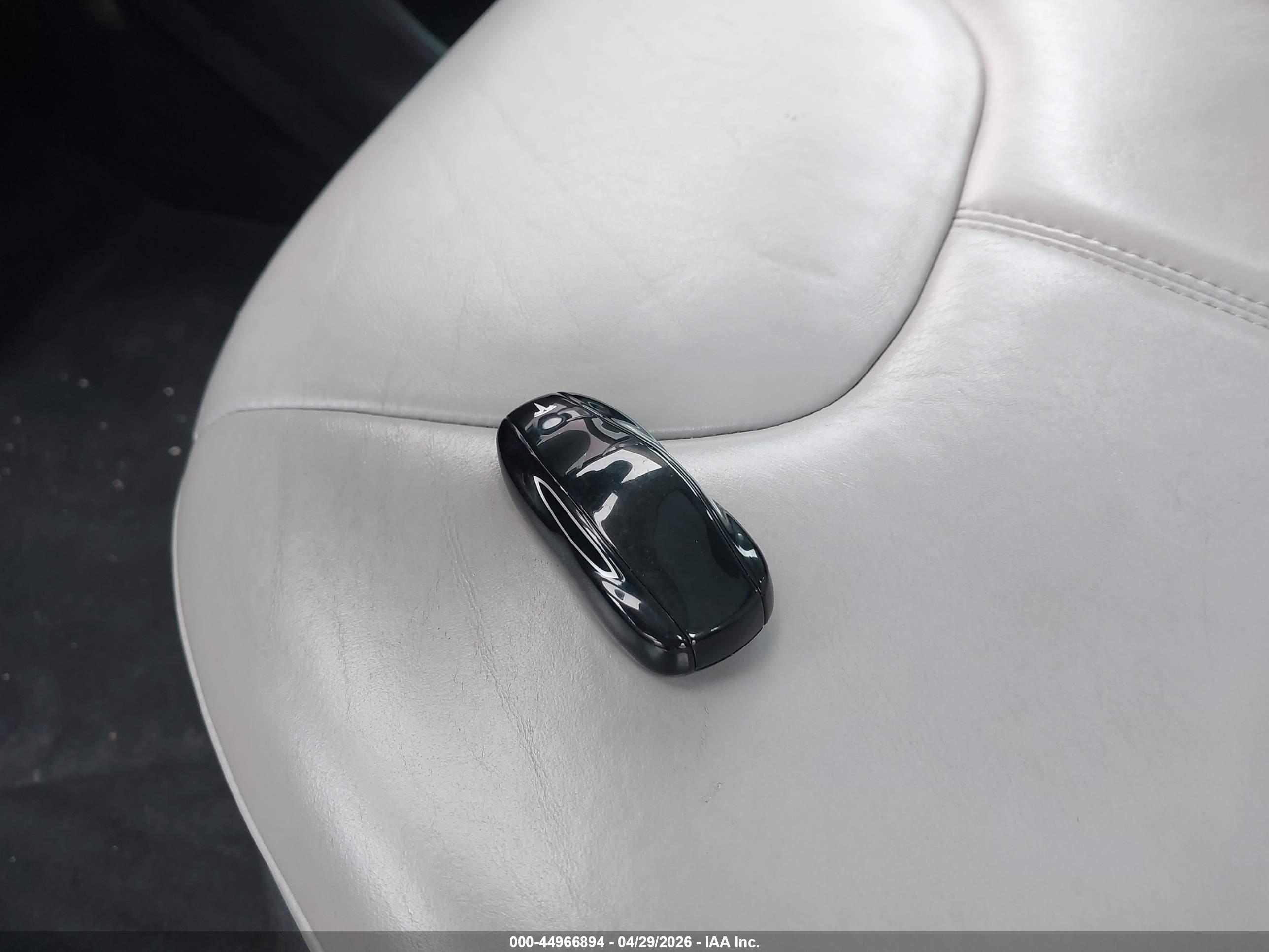 TESLA MODEL image 11