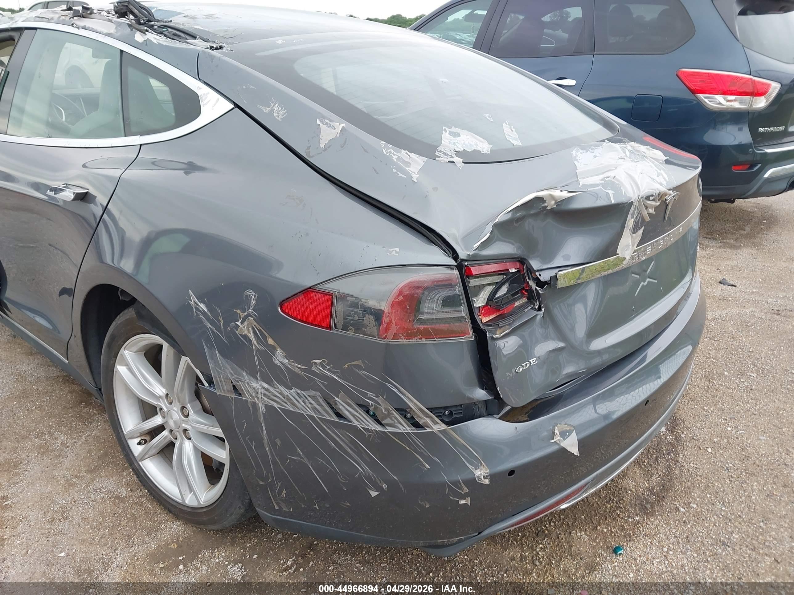 TESLA MODEL image 6