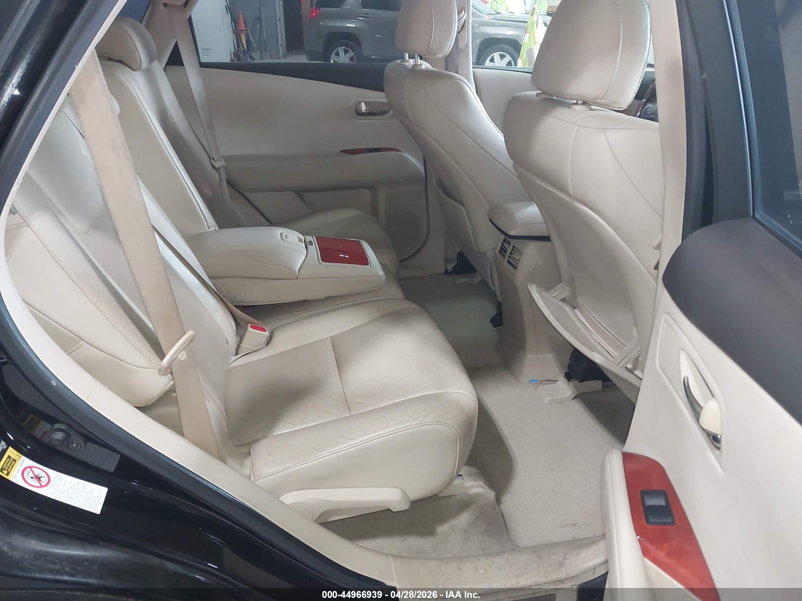 LEXUS RX image 8