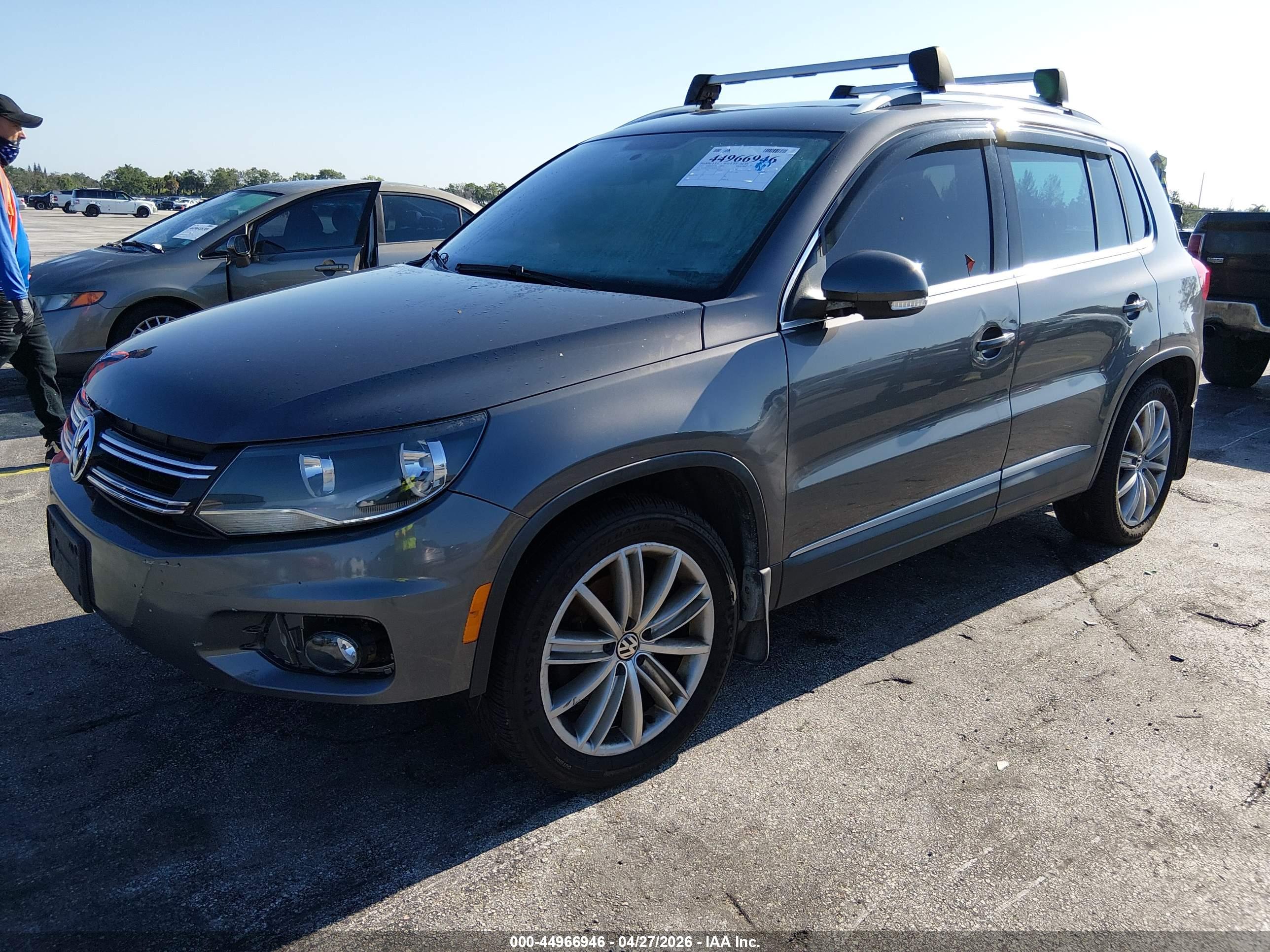VOLKSWAGEN TIGUAN image 2