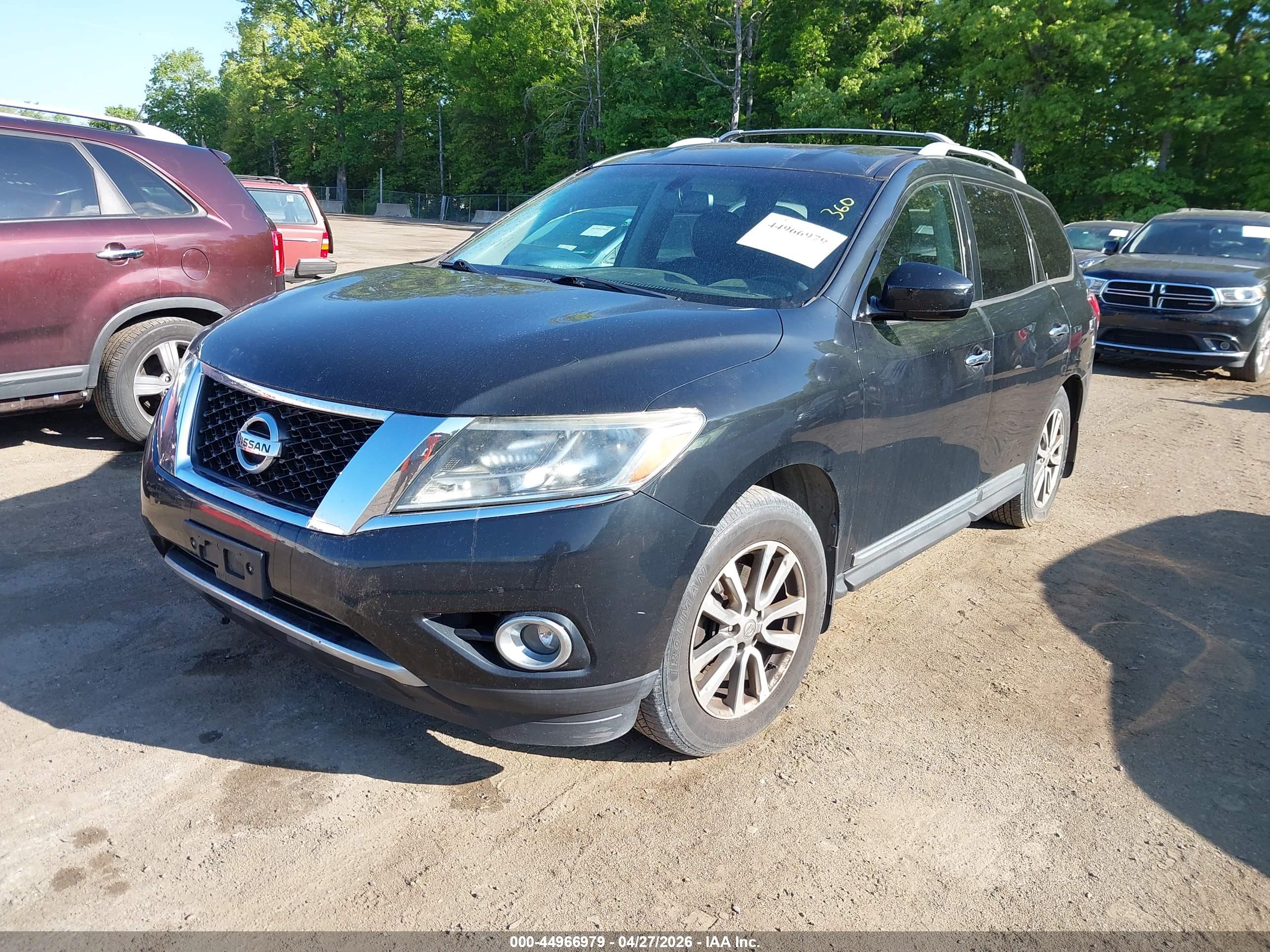 NISSAN PATHFINDER image 2