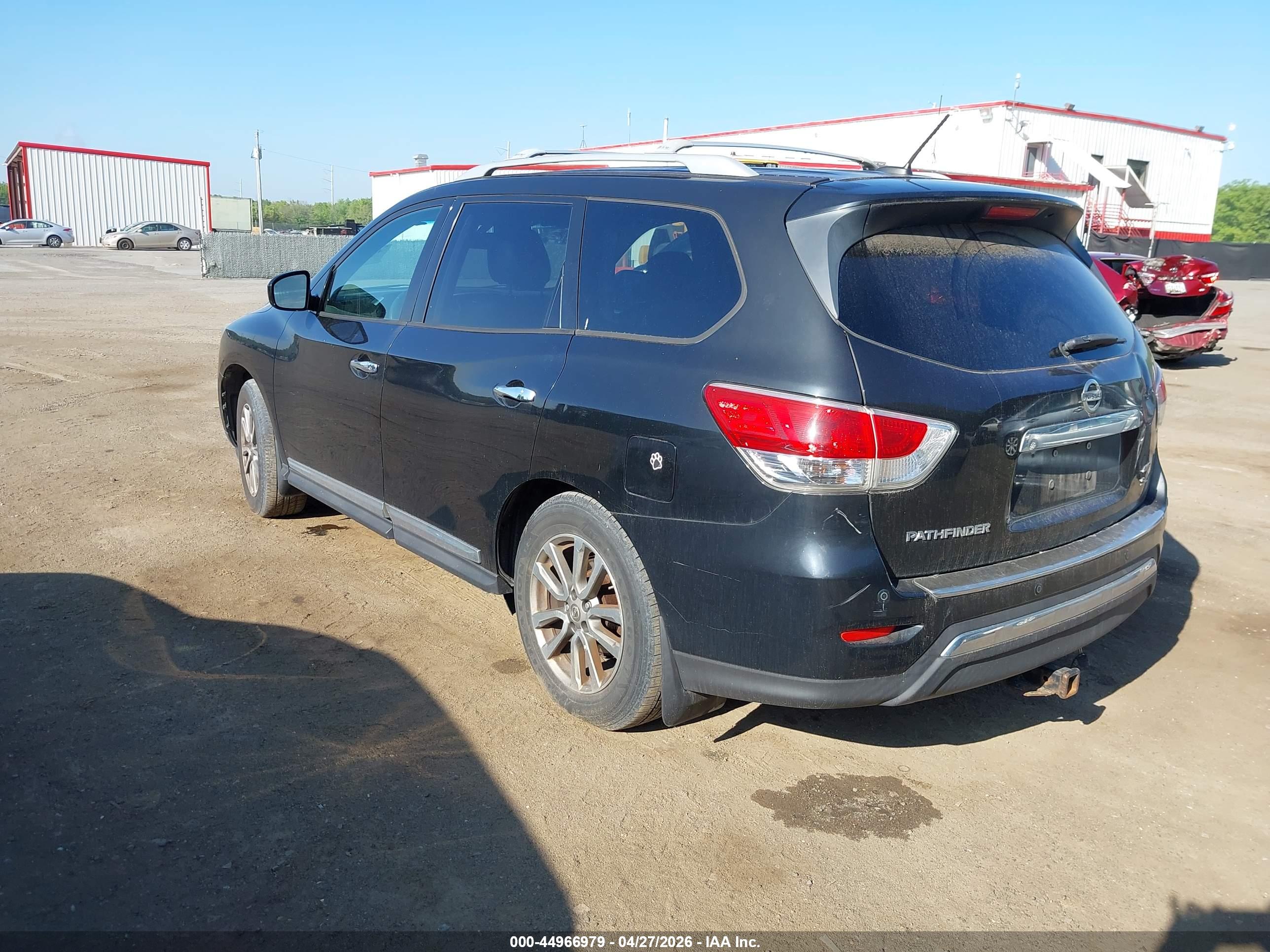NISSAN PATHFINDER image 3
