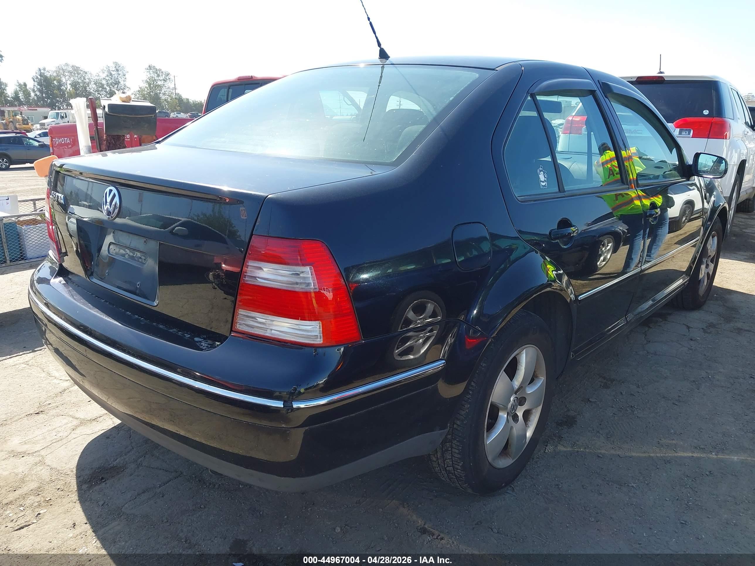 VOLKSWAGEN JETTA image 4