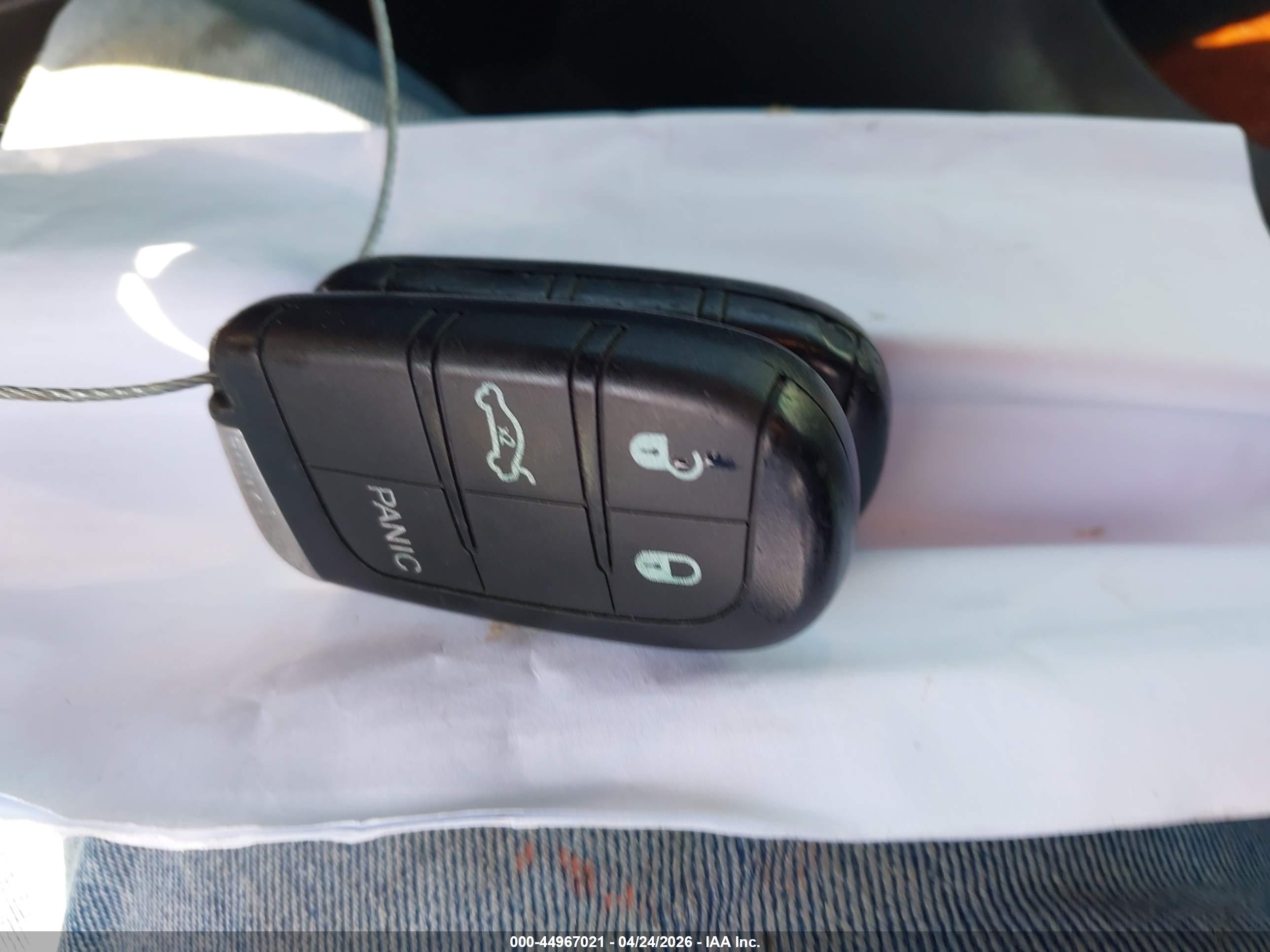 CHRYSLER 300 image 11