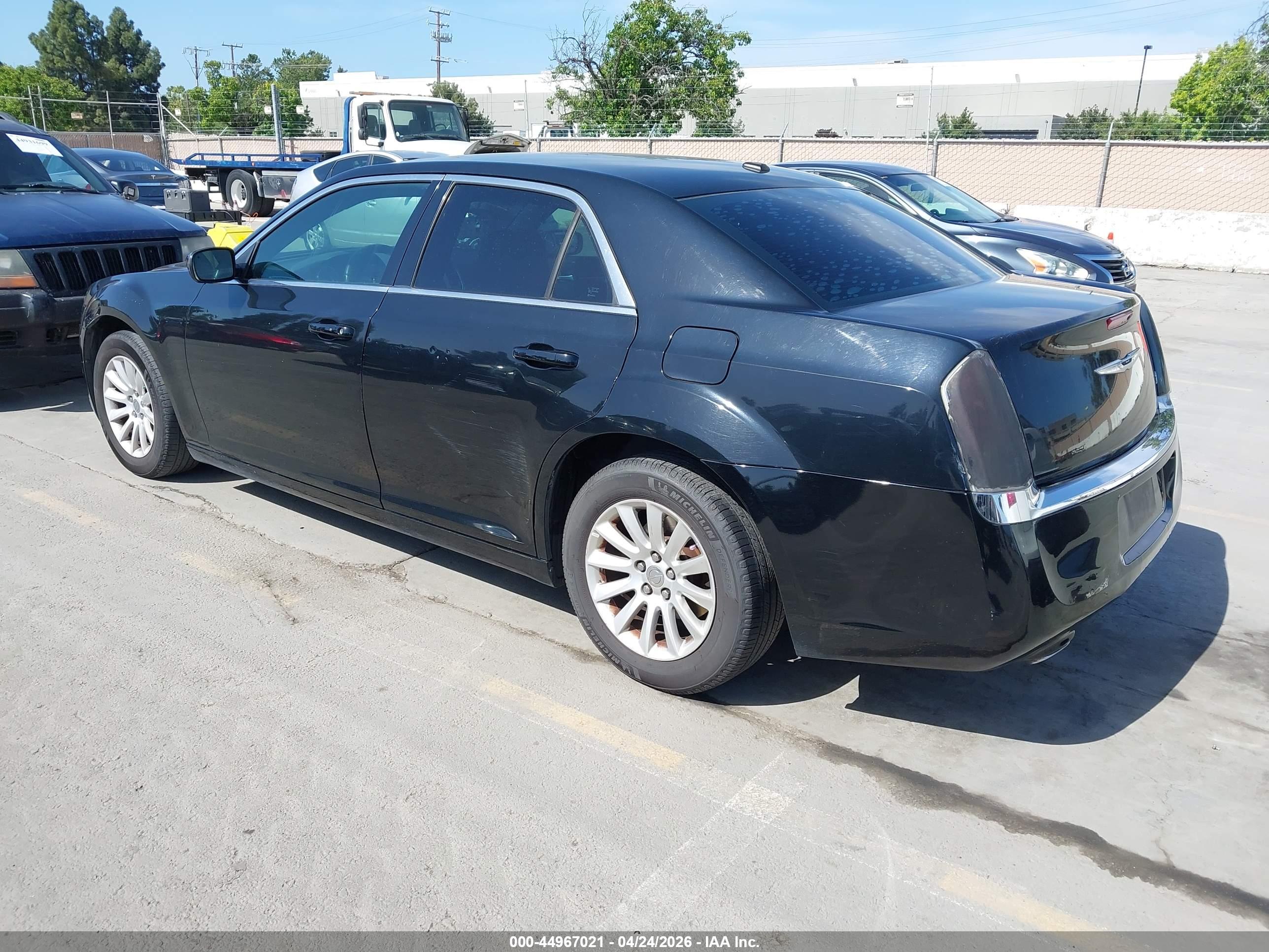 CHRYSLER 300 image 3