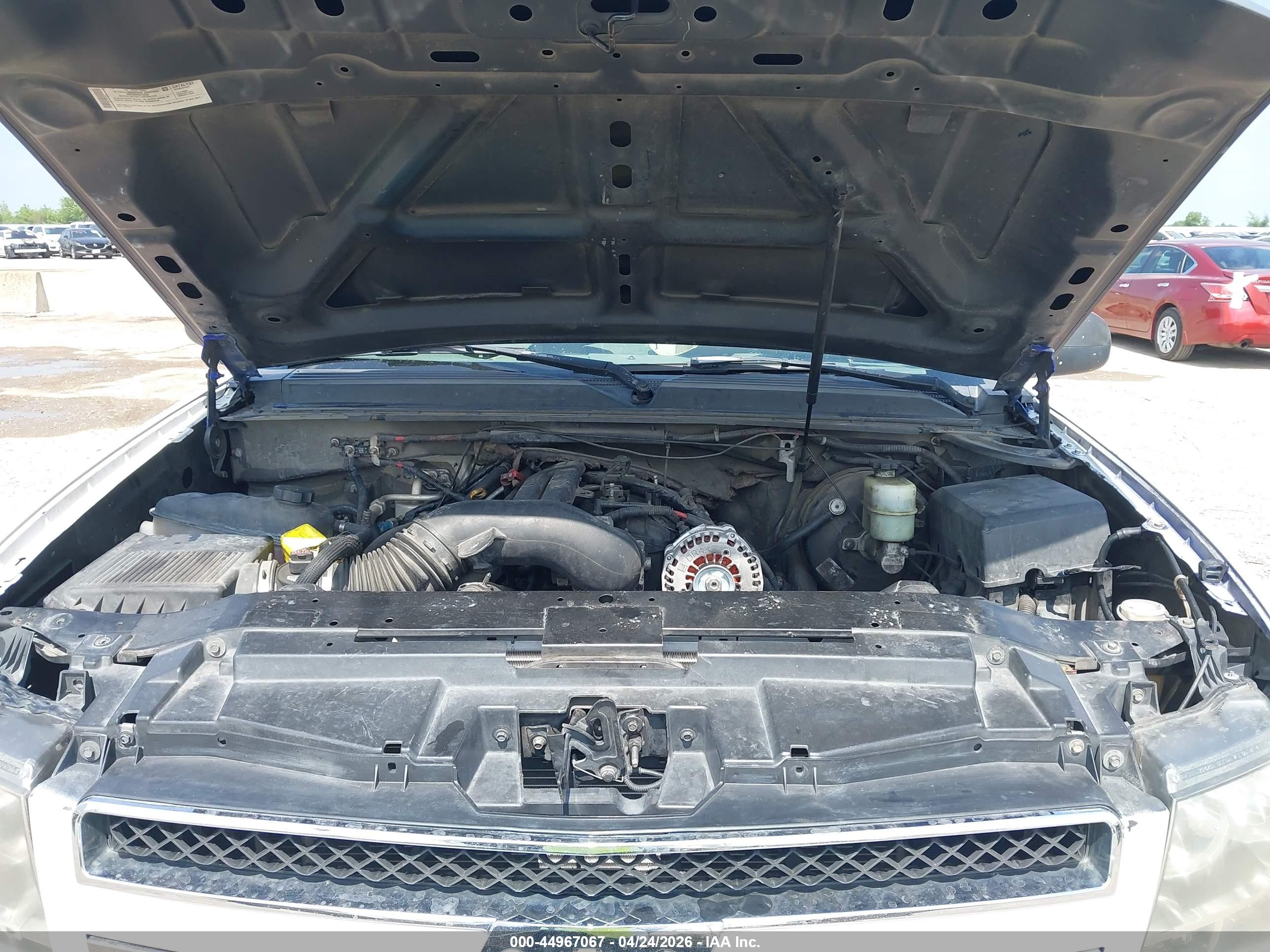CHEVROLET TAHOE image 10