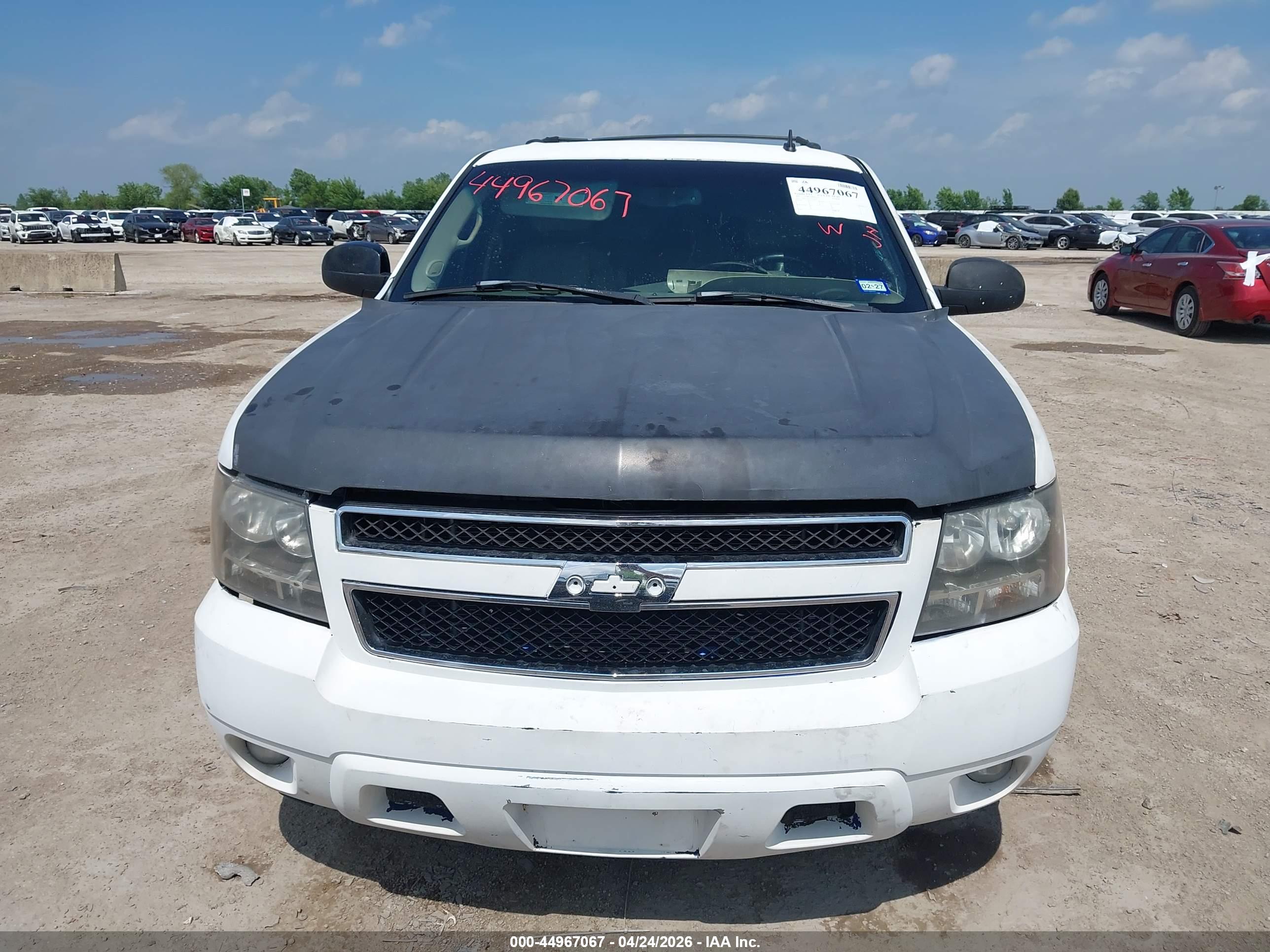 CHEVROLET TAHOE image 6